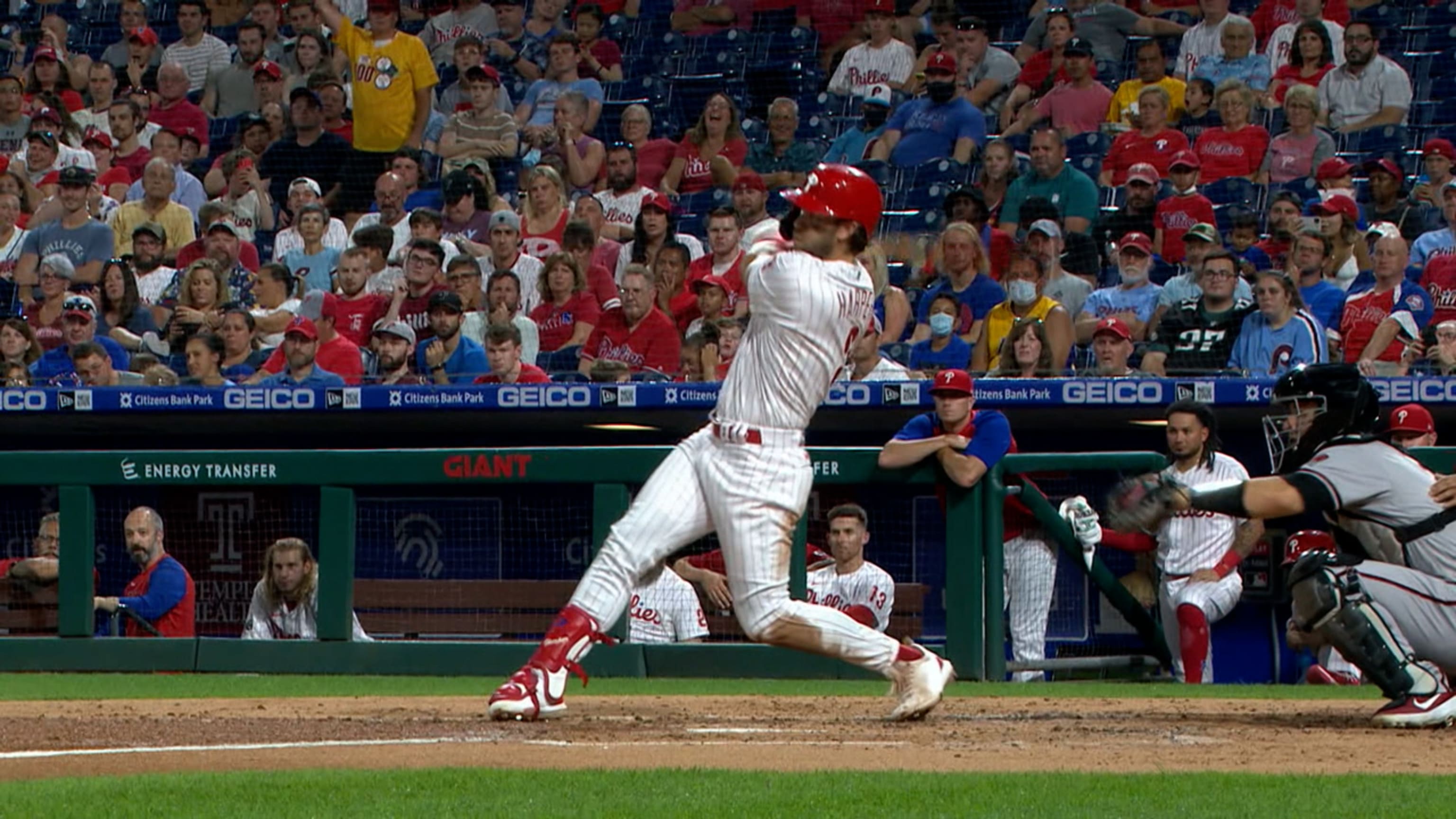 Jean Segura has INCREDIBLE night! Has go-ahead hit, makes two spectacular  plays in Phillies win! 
