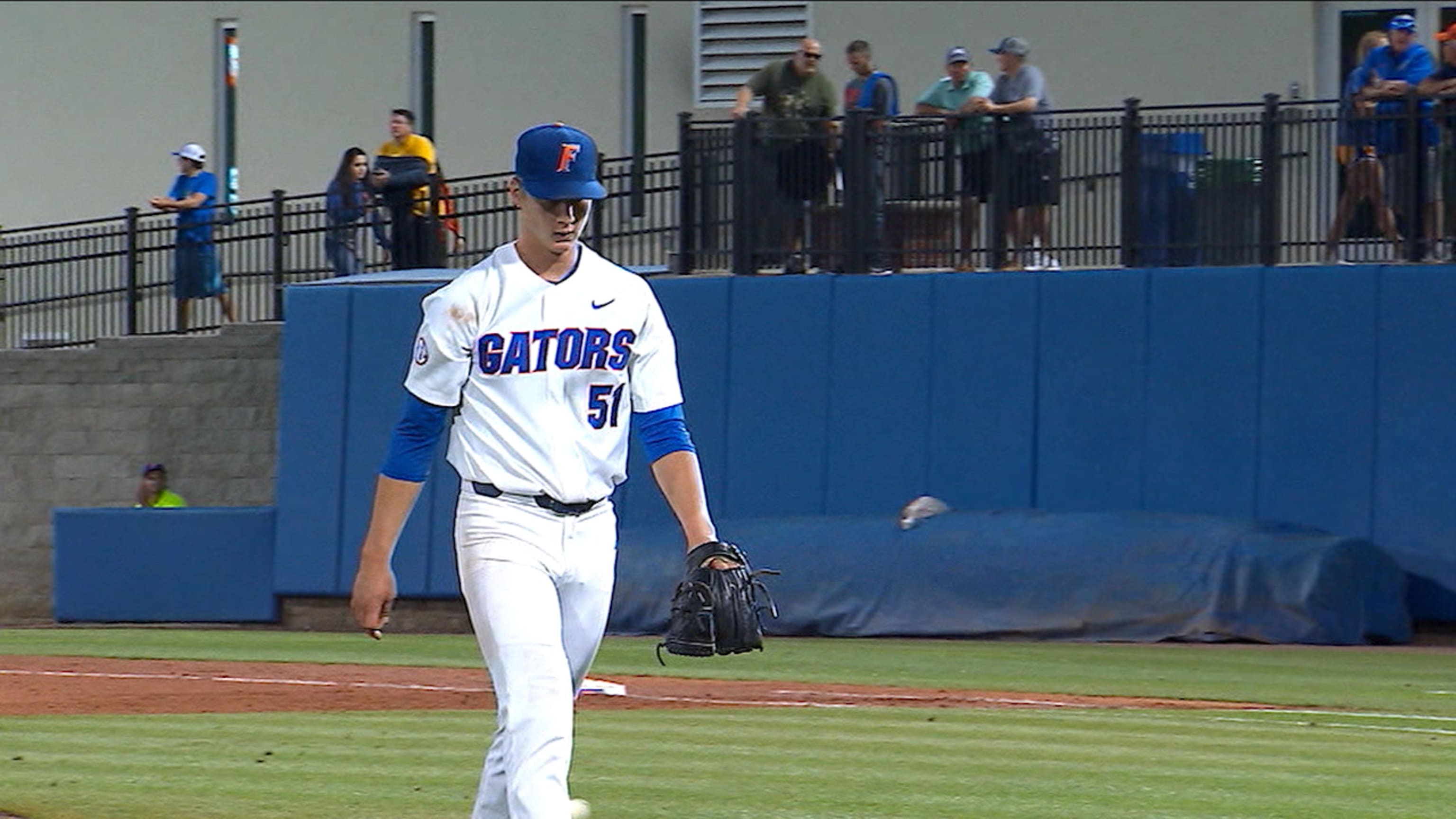 Royals pitcher Brady Singer proposes to girlfriend in the rain