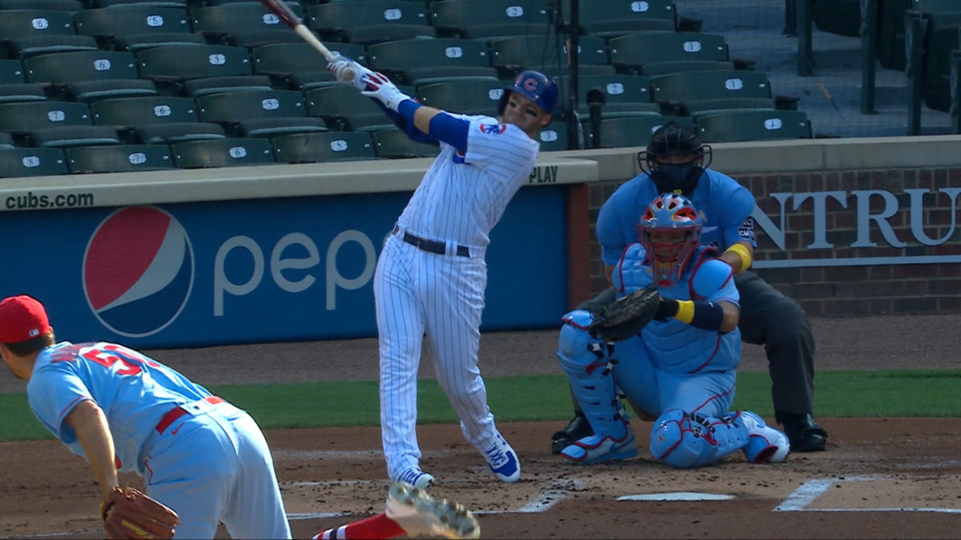 Happ abre con jonrón