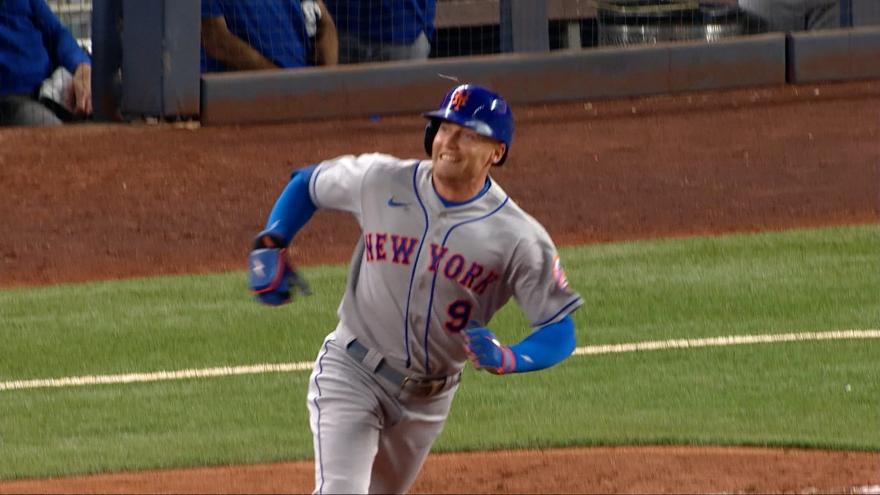 Nimmo da ventaja con HR