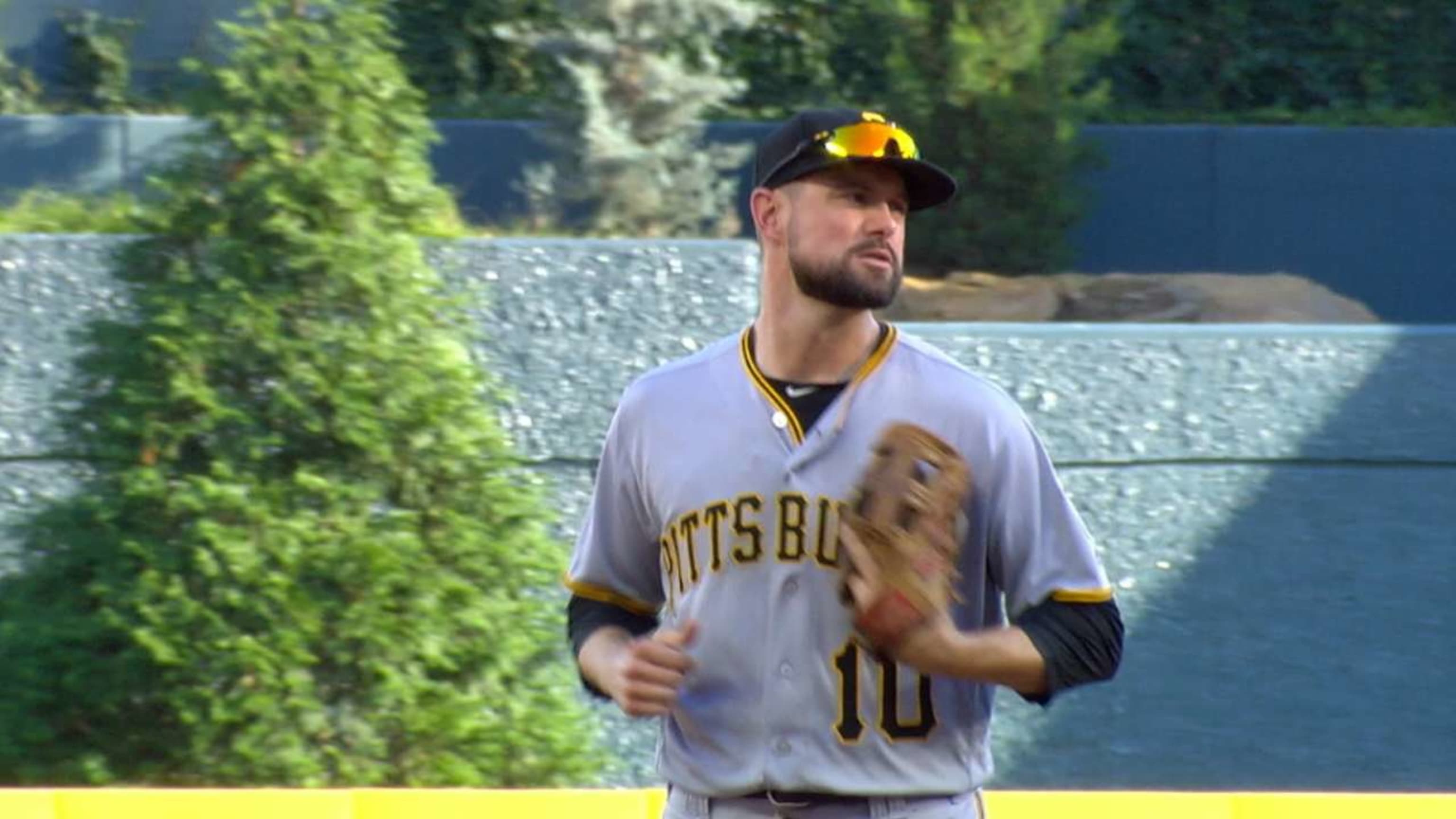 Jordy Mercer signs with Tigers