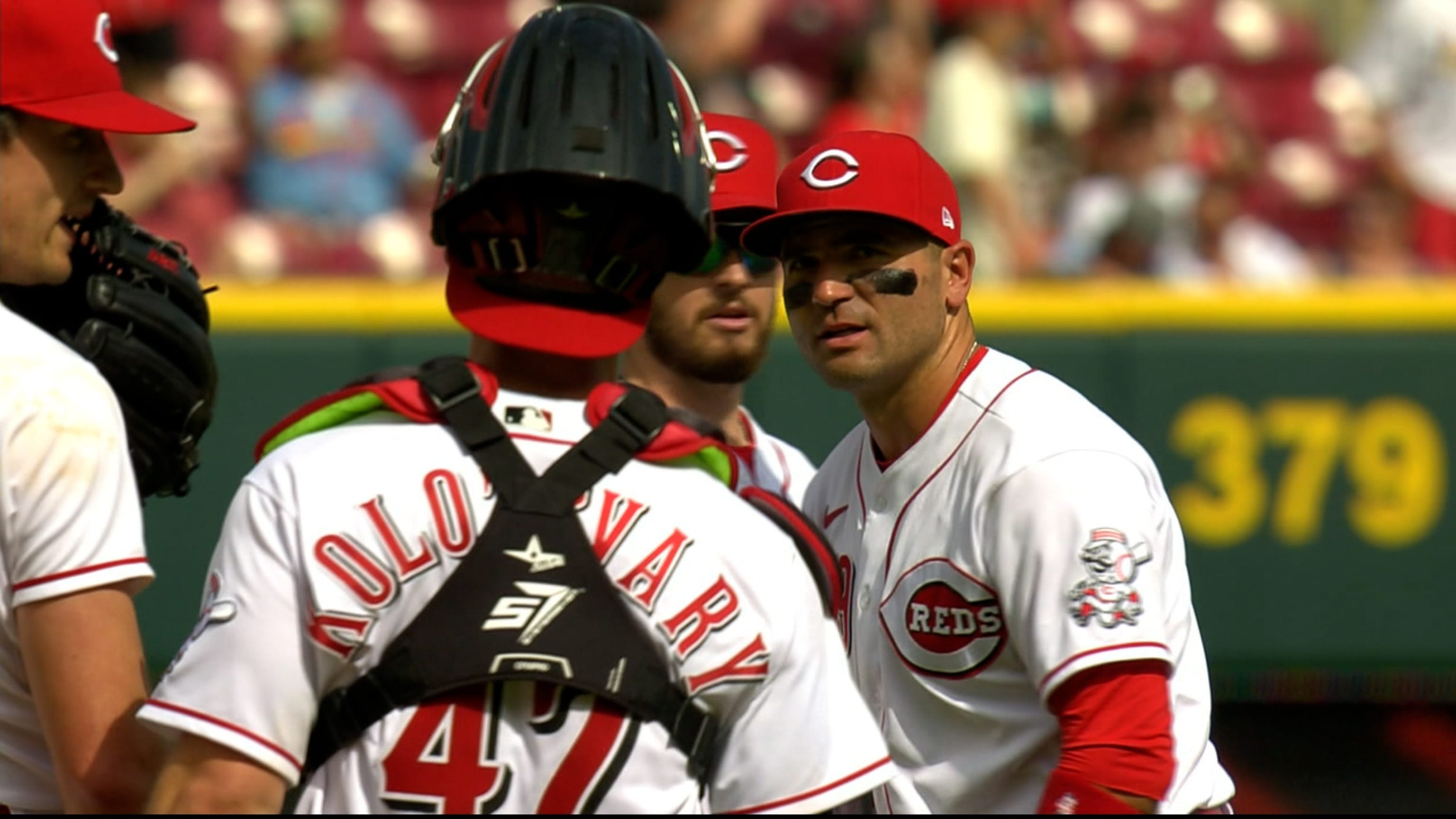 Reds start fast to back Lodolo in 8-2 victory over Brewers