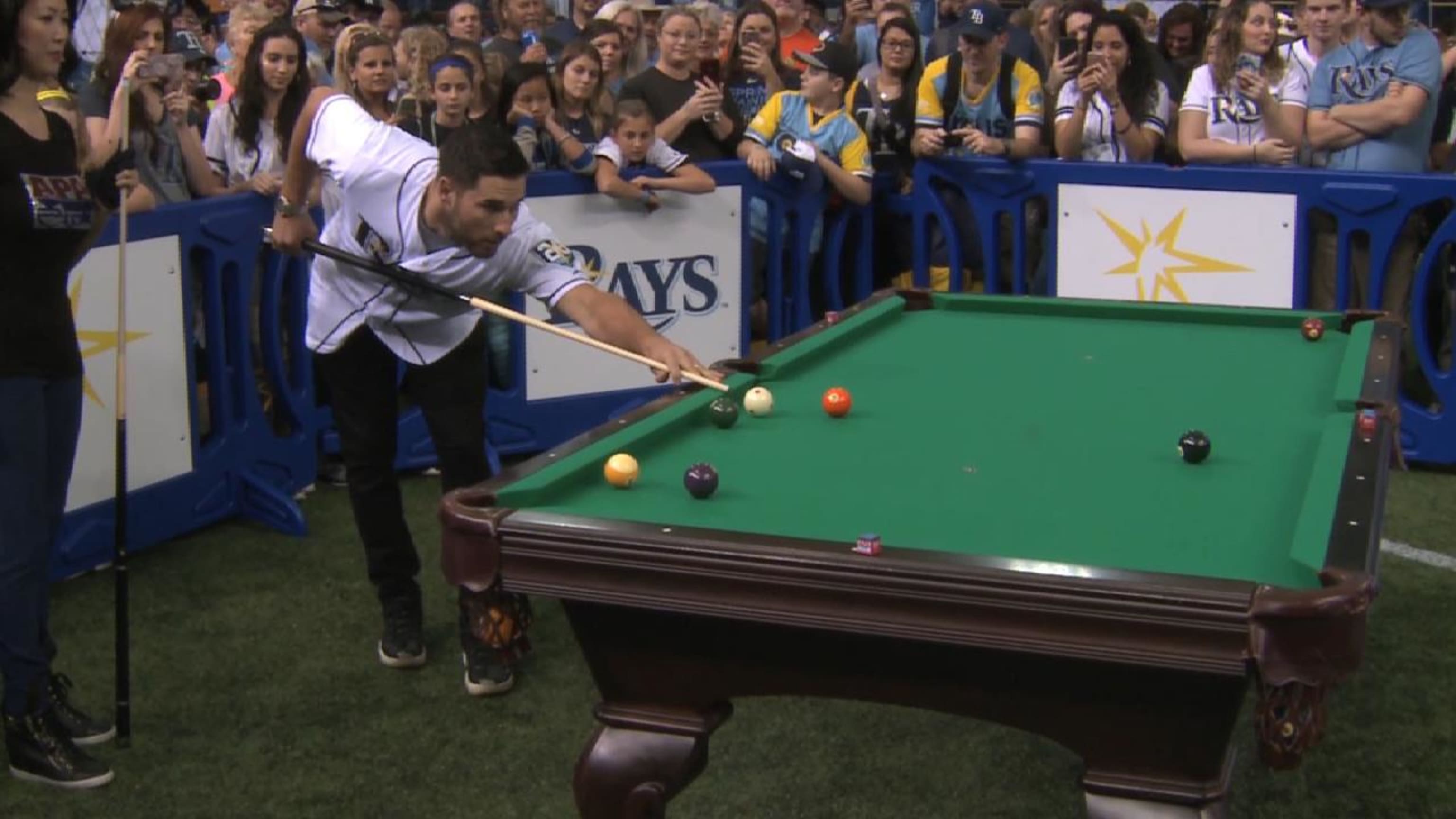 Kevin Kiermaier held his own against professional pool player Jeanette Lee at Rays FanFest MLB