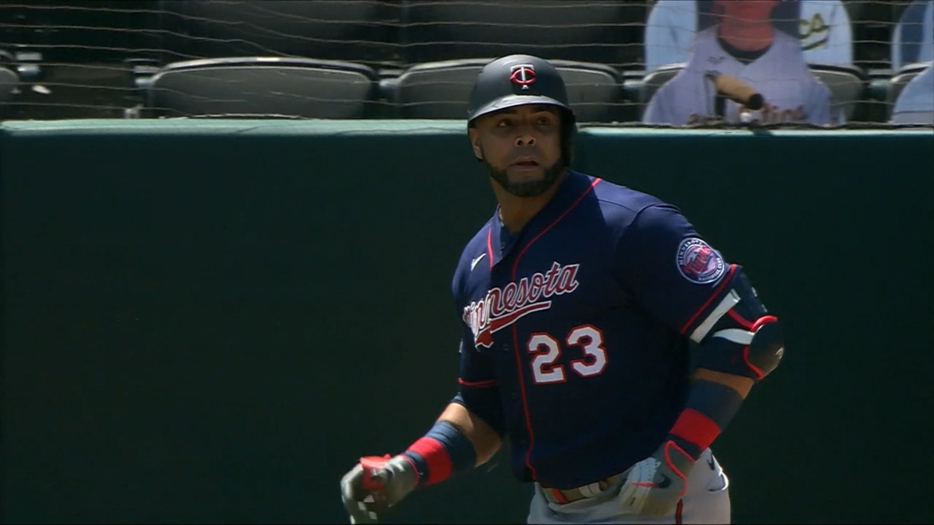 Twins: Byron Buxton's stunned reaction to unreal home run robbery