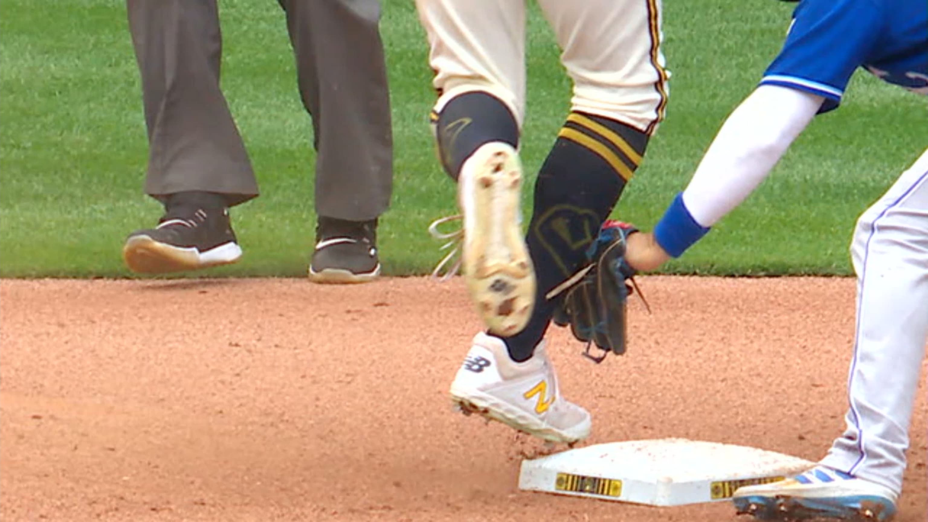 Salvador Perez nabs Avisaíl García