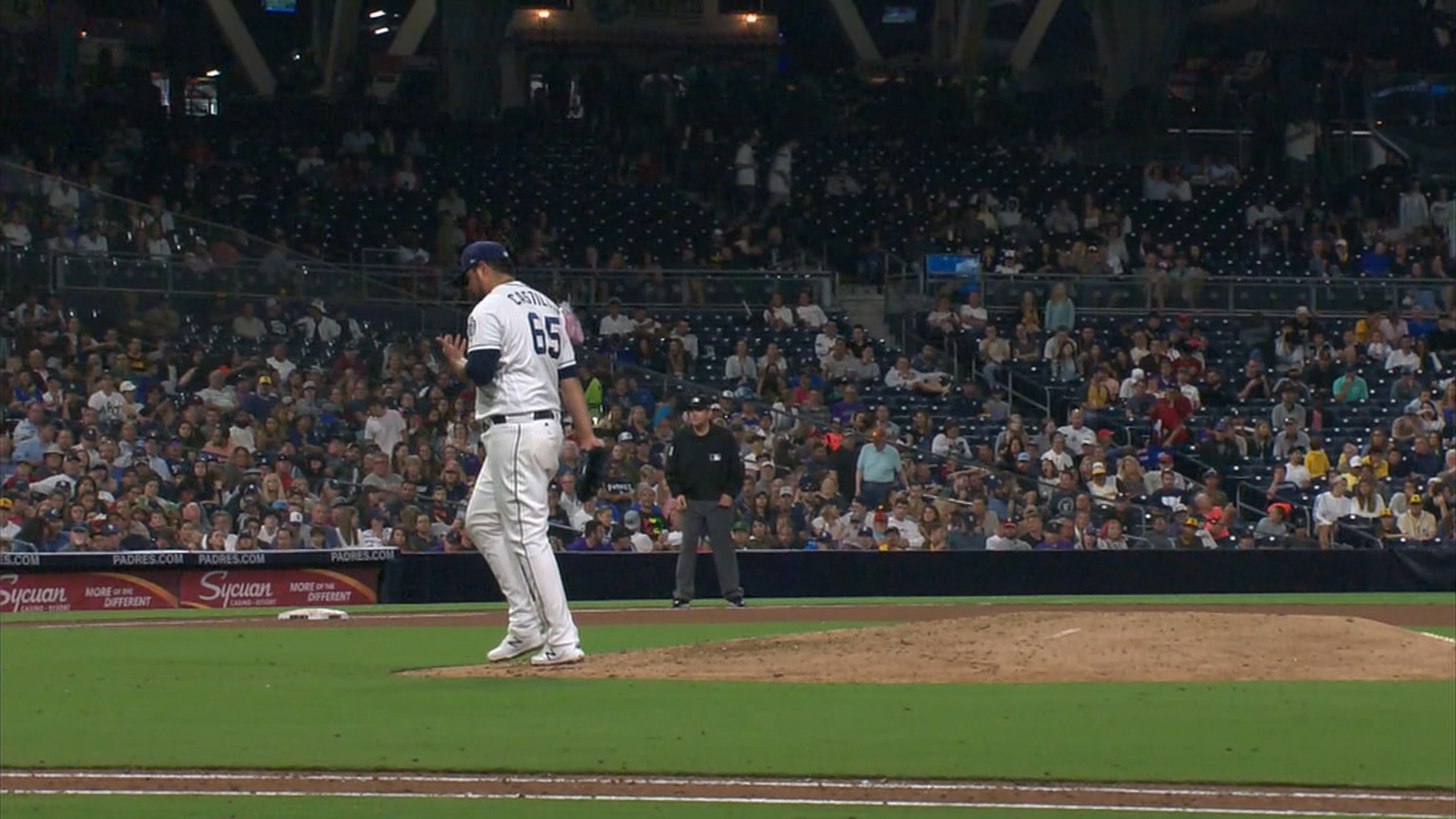 Castillo sale tras ponche