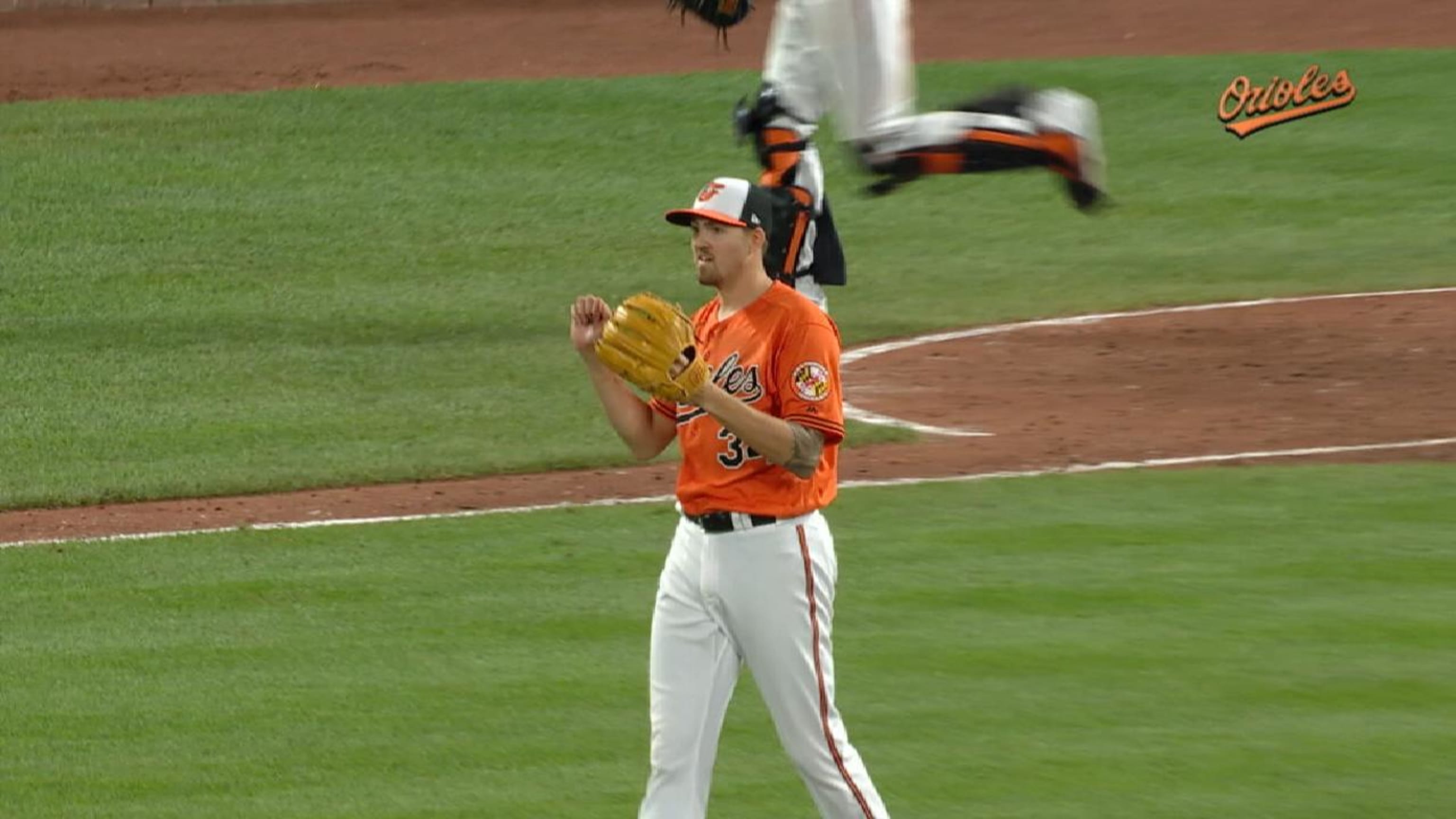 Orioles trade Jonathan Schoop, Kevin Gausman