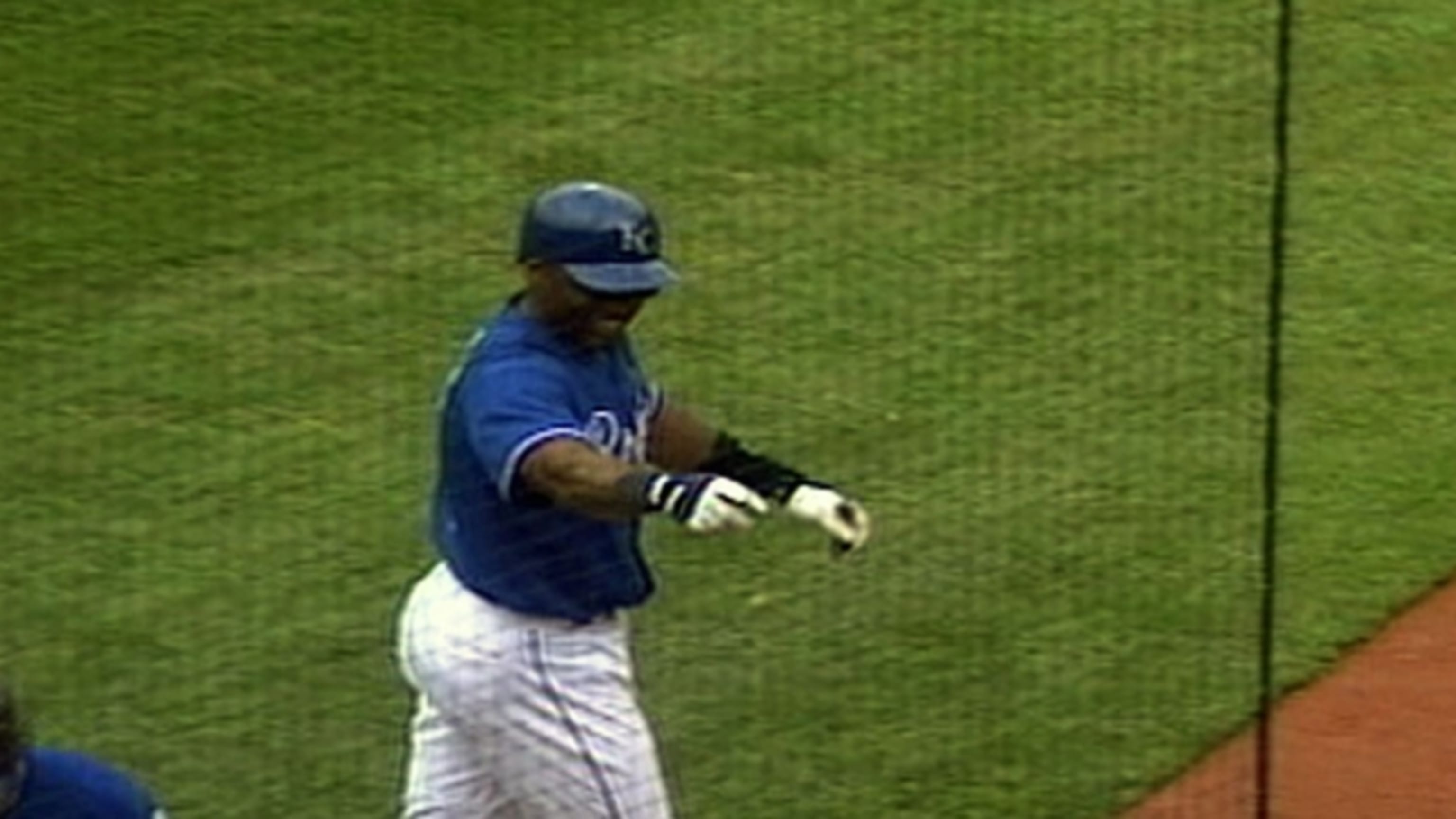 Sanders joins 300/300 club