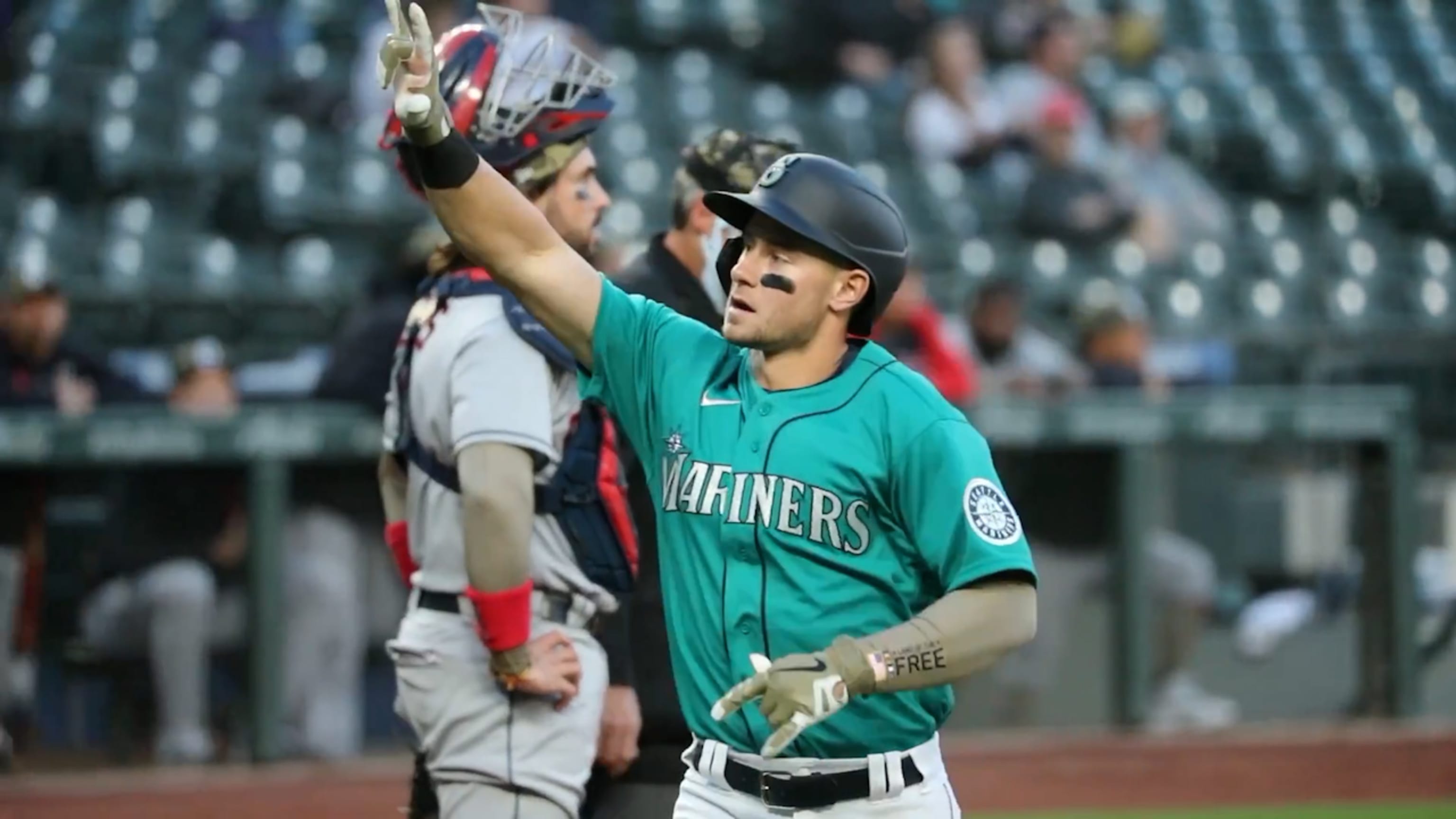 Kelenic hits HR for first MLB hit