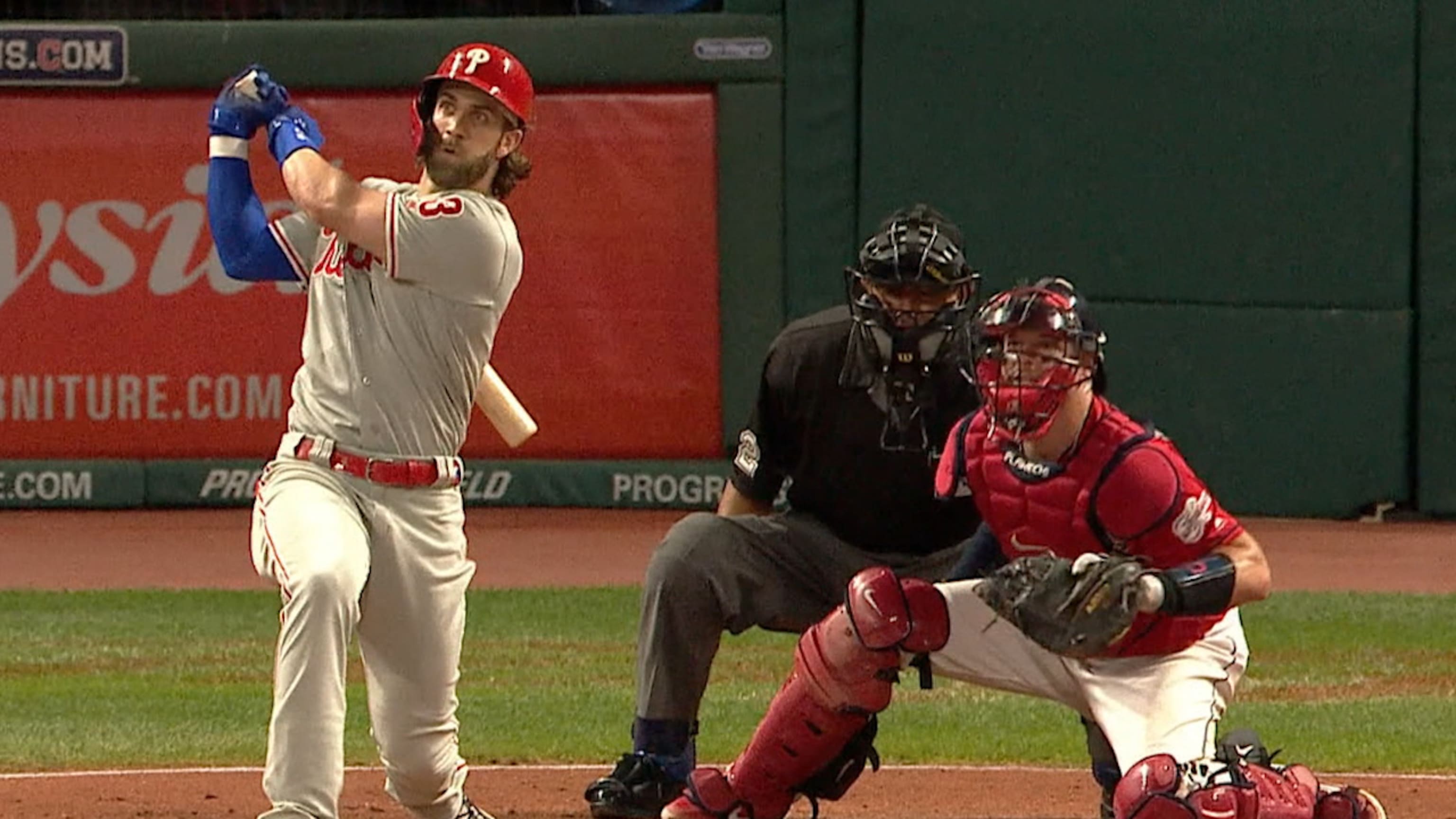 Harper sacude HR de 3 carreras