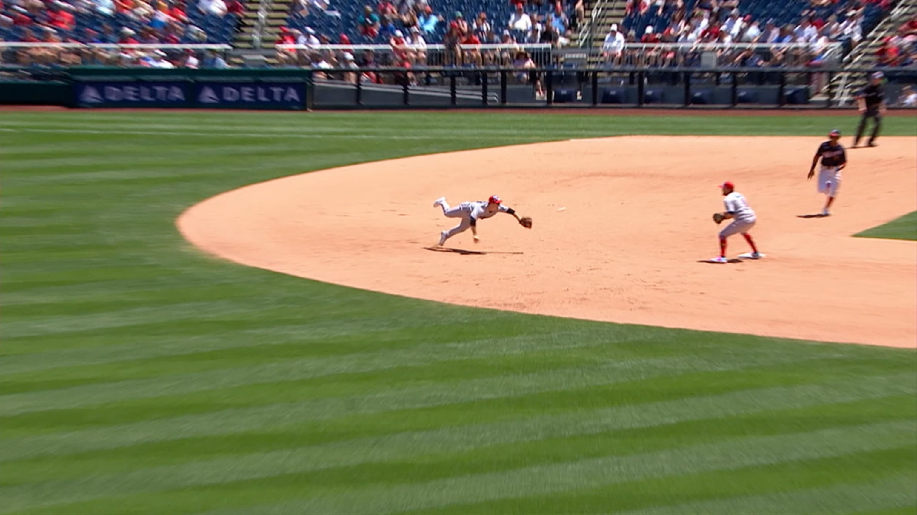 Marlins top Royals, sweep second straight series