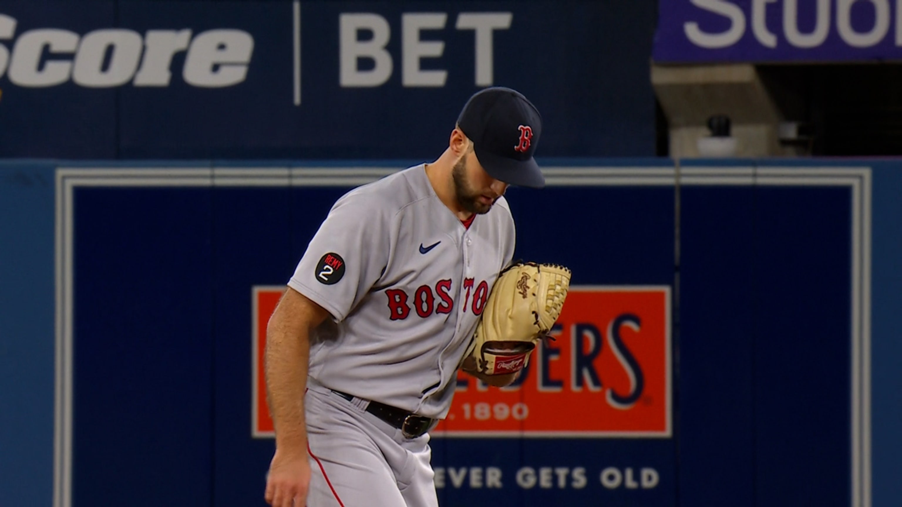 Alex Cora returns to Red Sox after COVID-19 infection