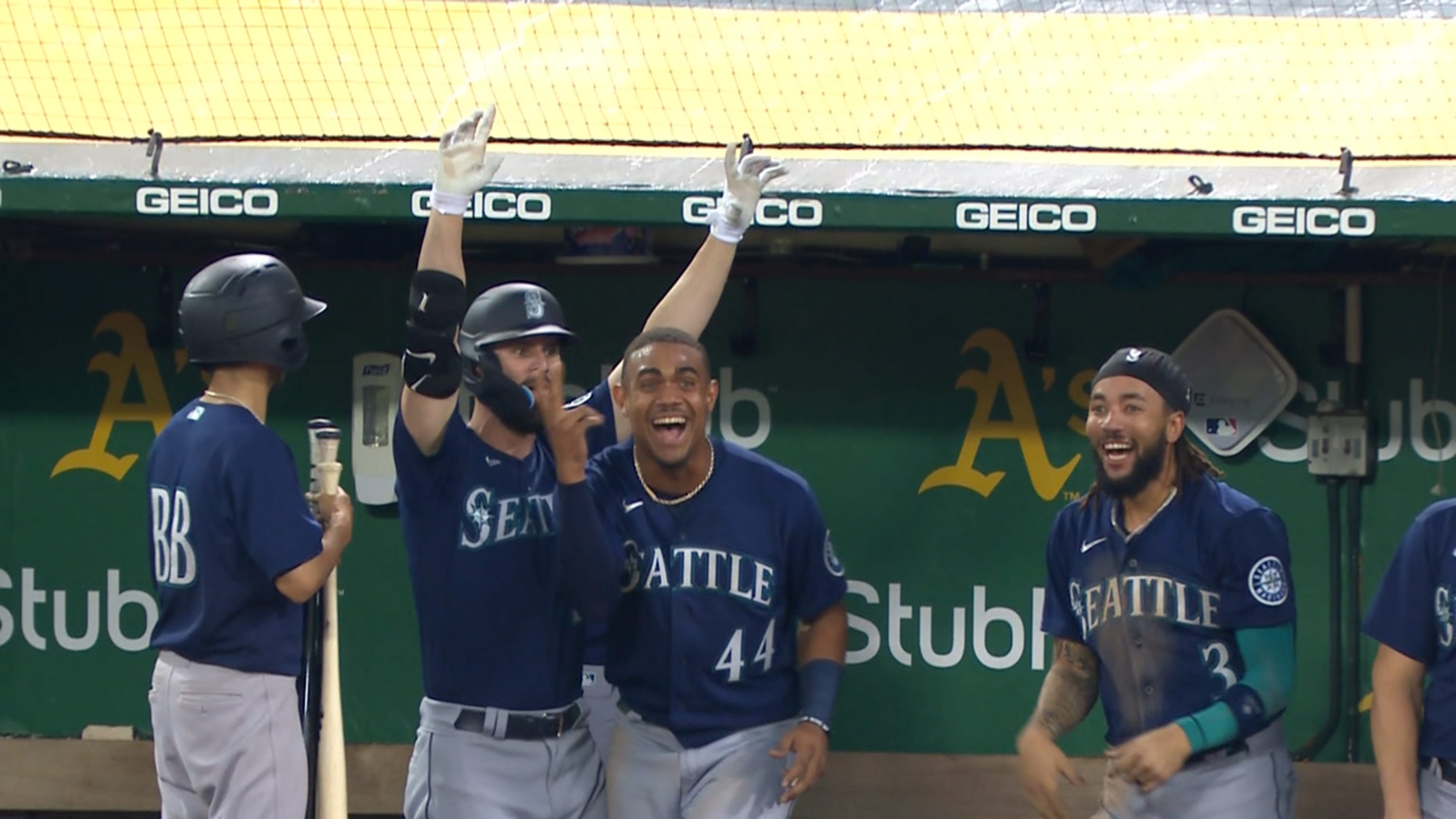 Mariners go back-to-back-to-back