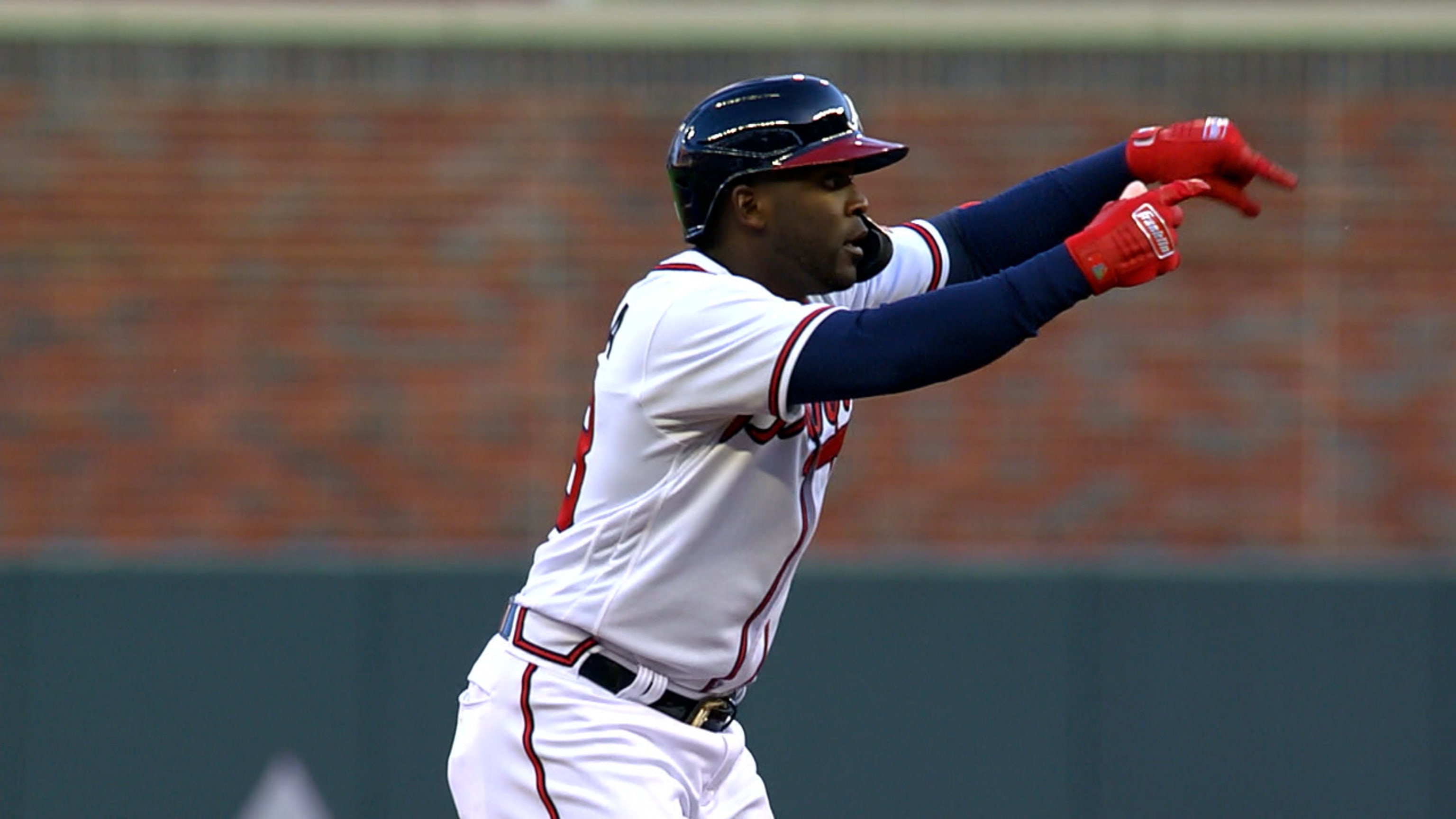 Dansby Swanson burns sage before Braves game to end funk