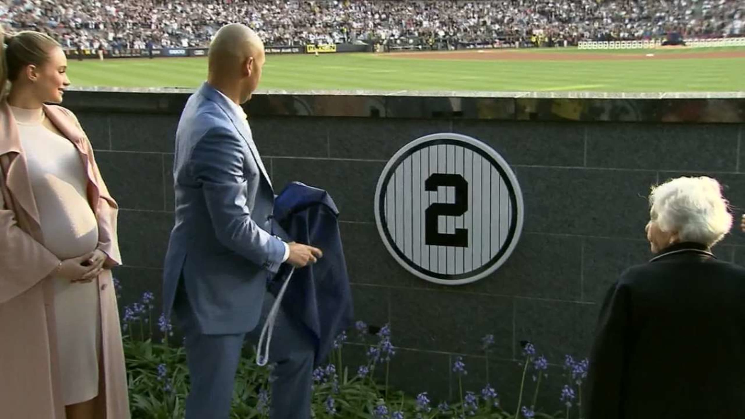 Derek Jeter's No 2 retired by Yanks; Monument Park plaque unveiled