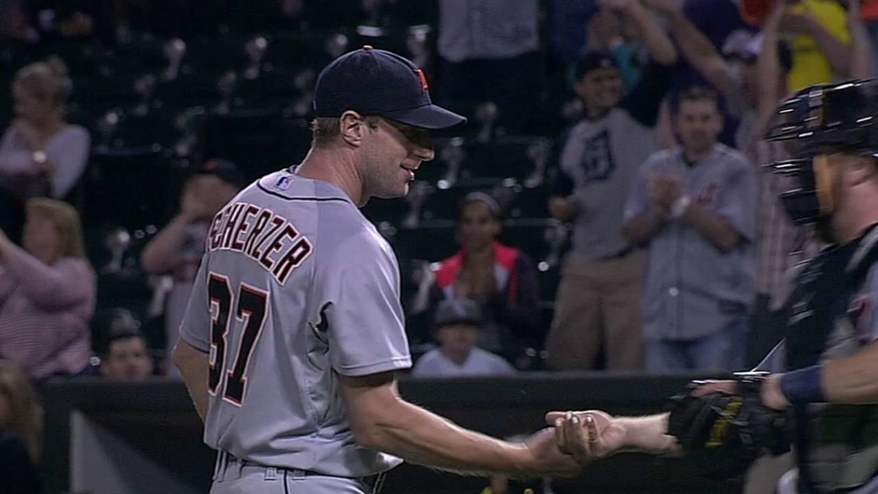 Max Scherzer RETURNS TO D.C.!! Gets video tribute and HUGE ovation from  Nationals faithful! 