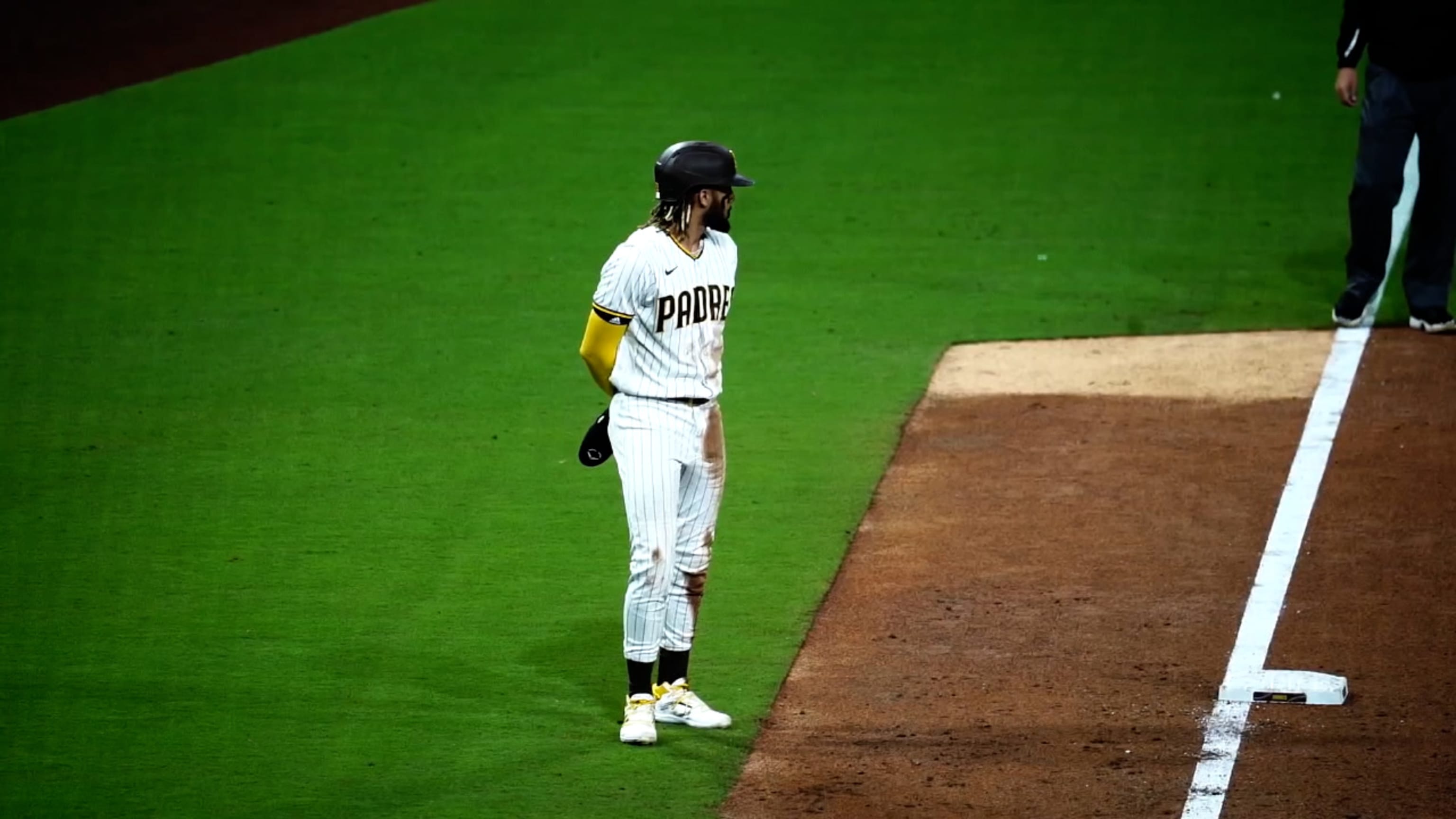 Mira a Tatis volando para anotar 