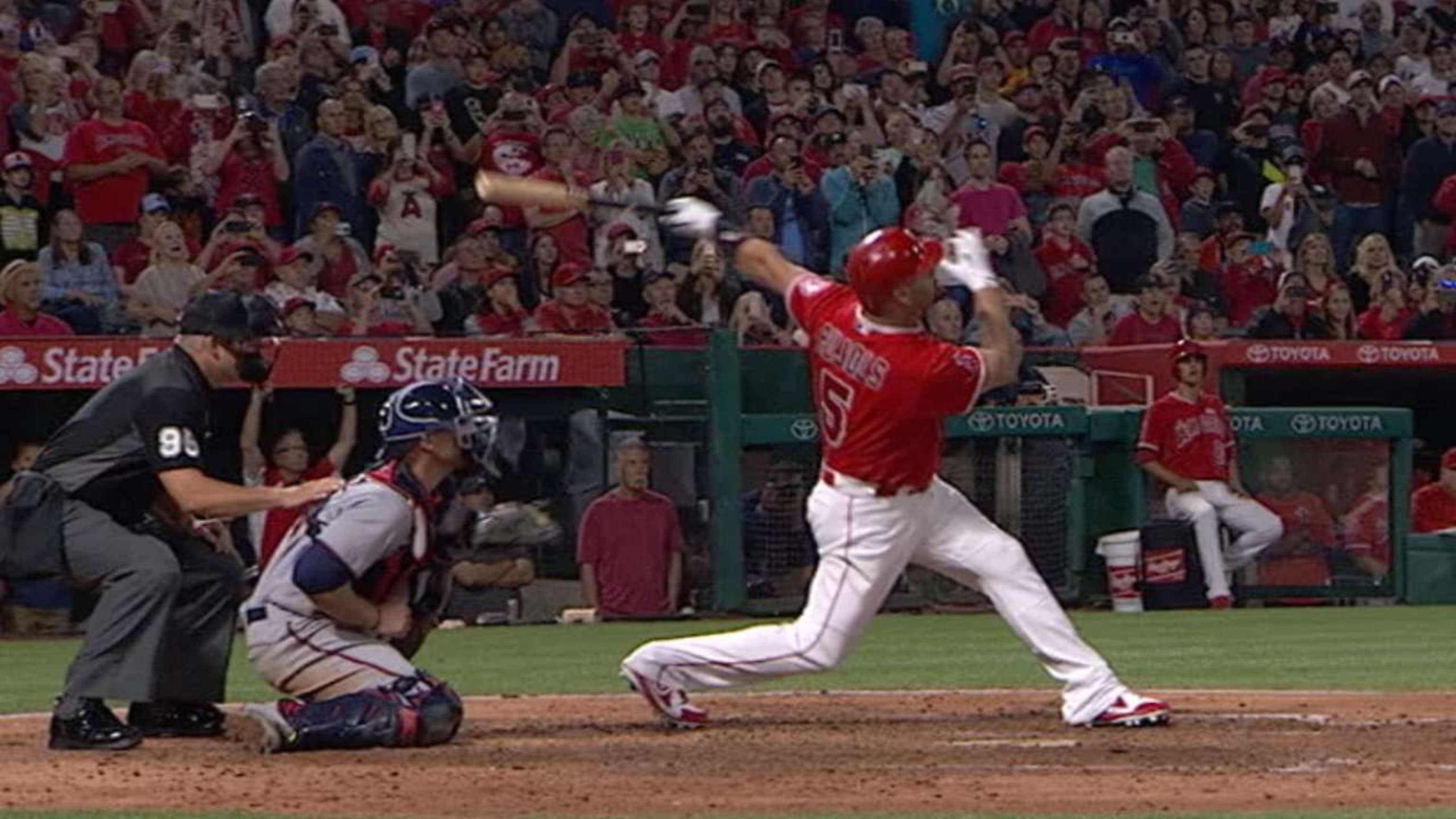 Pujols hits 400th career home run