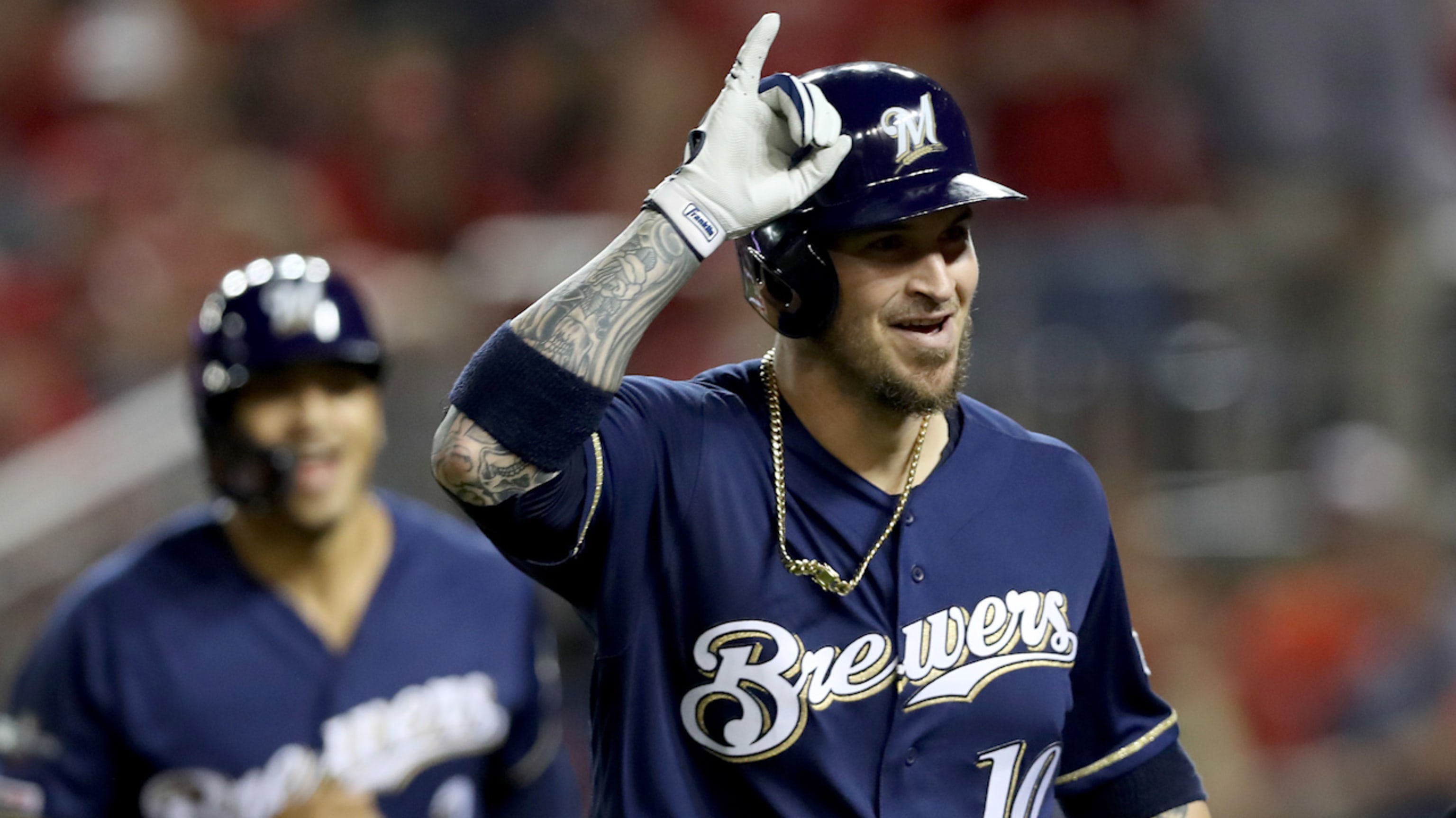 Yasmani Grandal signs with White Sox after big year with Brewers