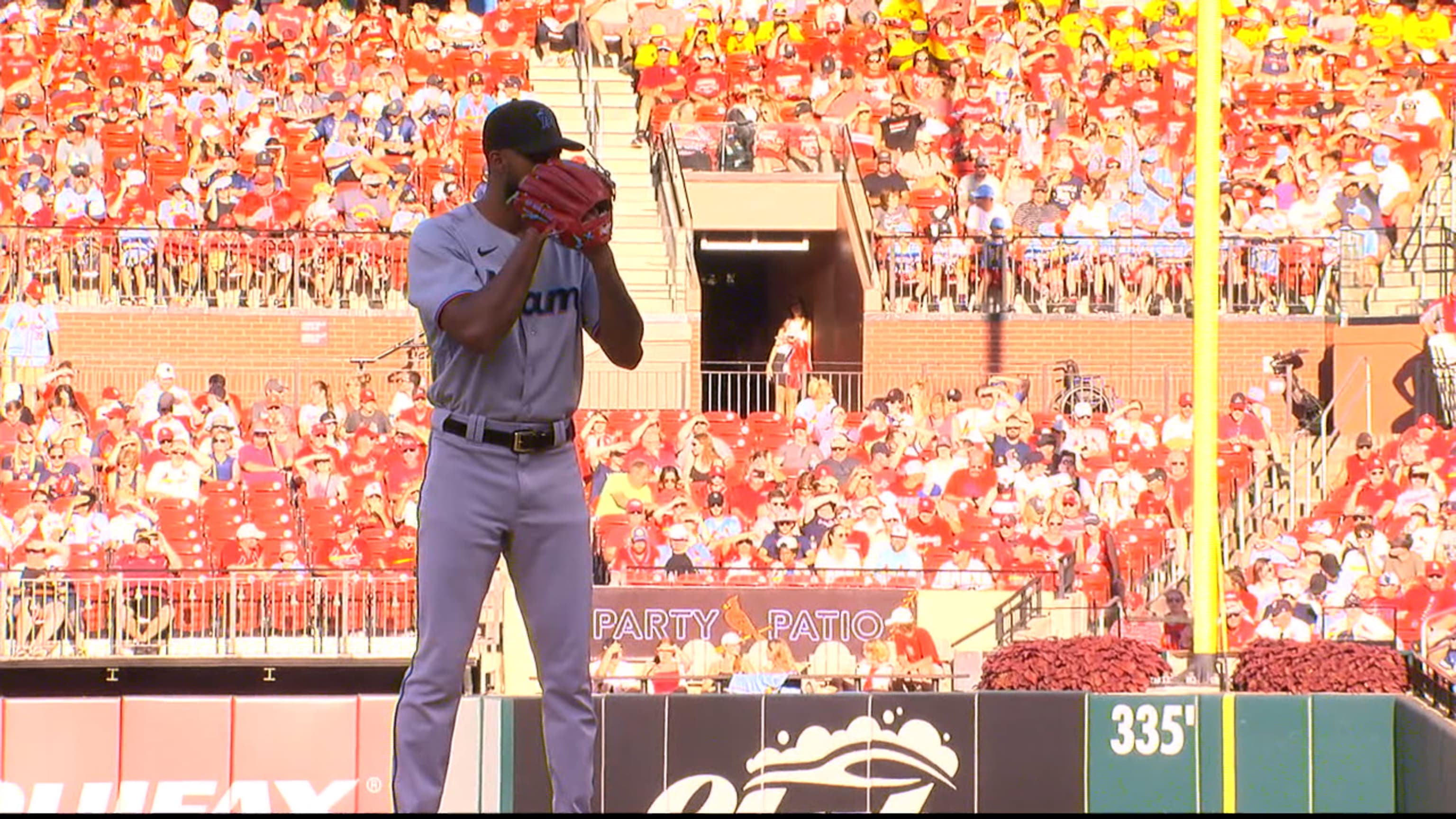 Sandy Alcántara lanza 9 entradas