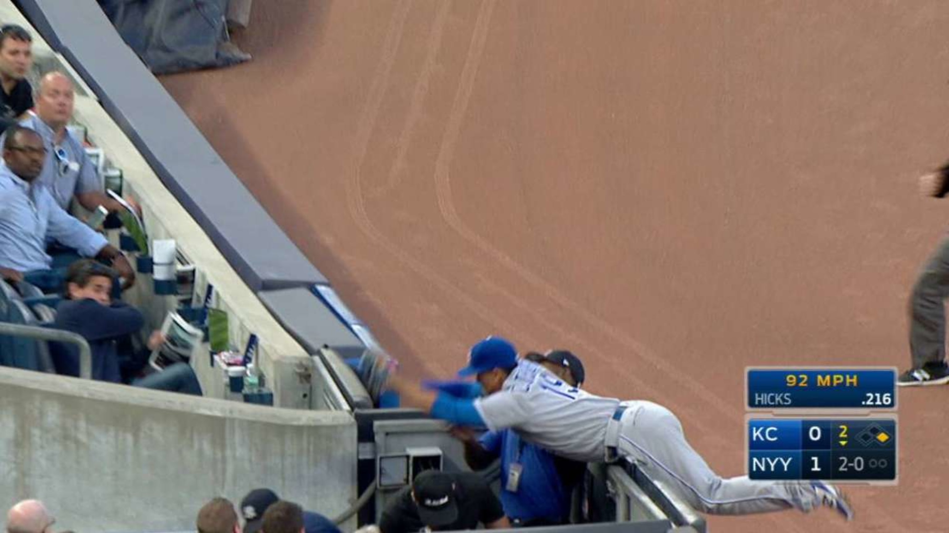 Fan snaps a selfie with Brandon Drury after the outfielder makes