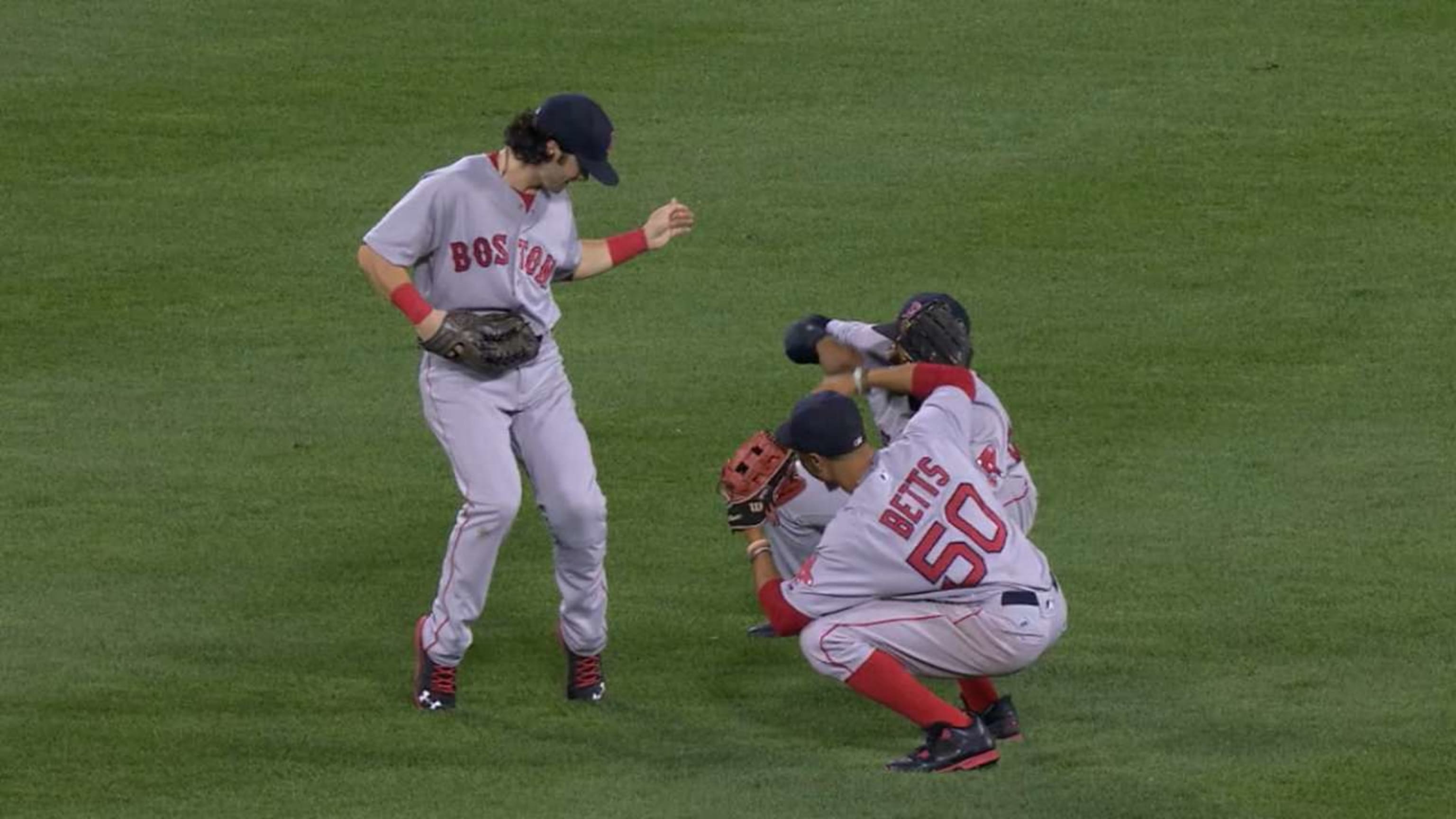 Andrew Benintendi celebrated a win by showing off his smoothest Michael  Jackson moves