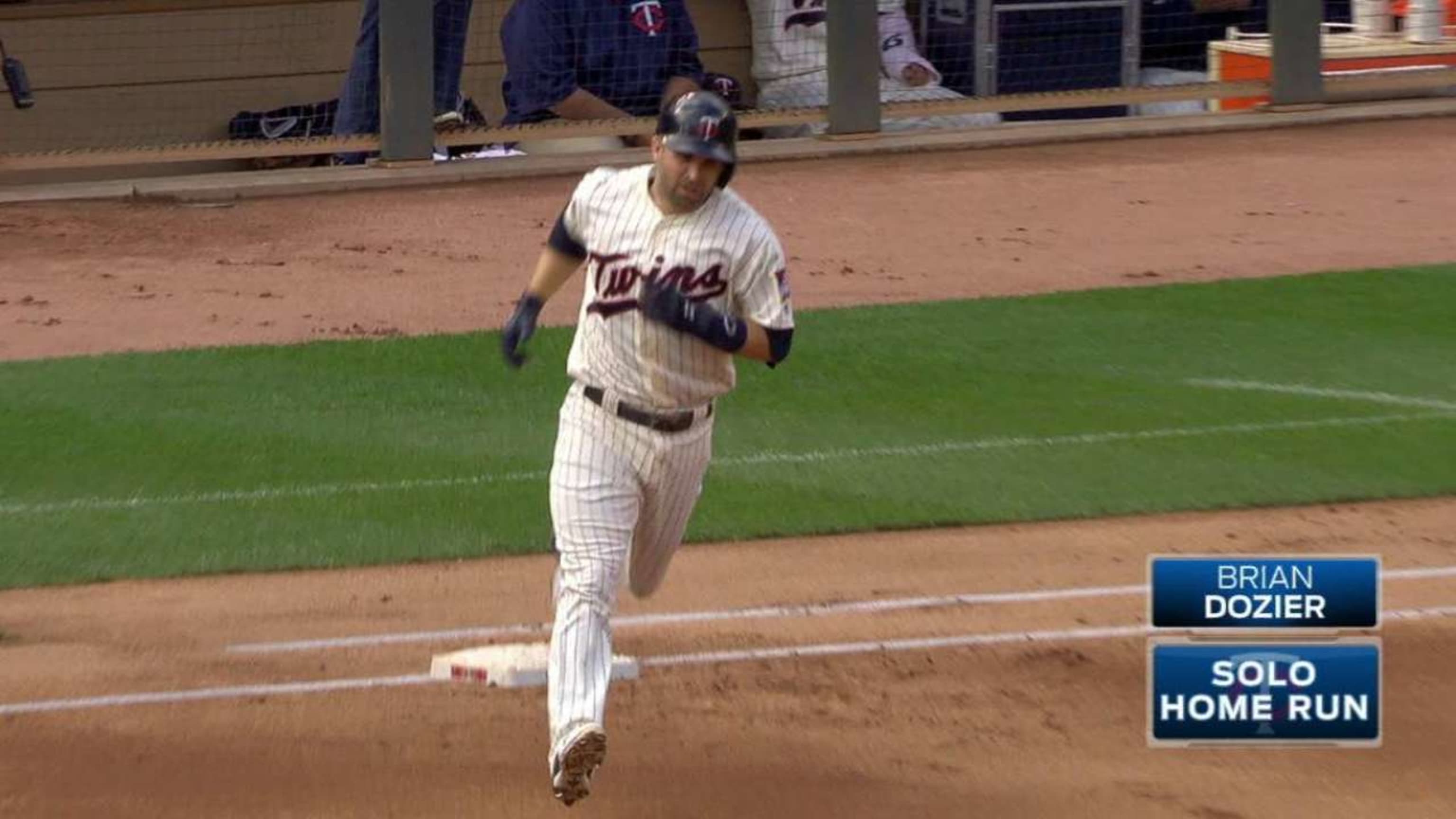 Dozier dispara HR #42
