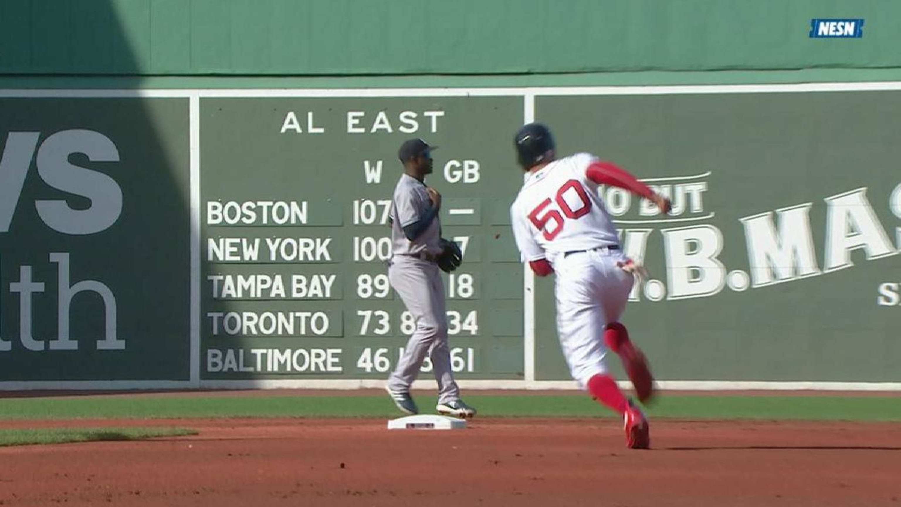 Alex Cora expects a 'standing ovation' at Fenway for Mookie Betts