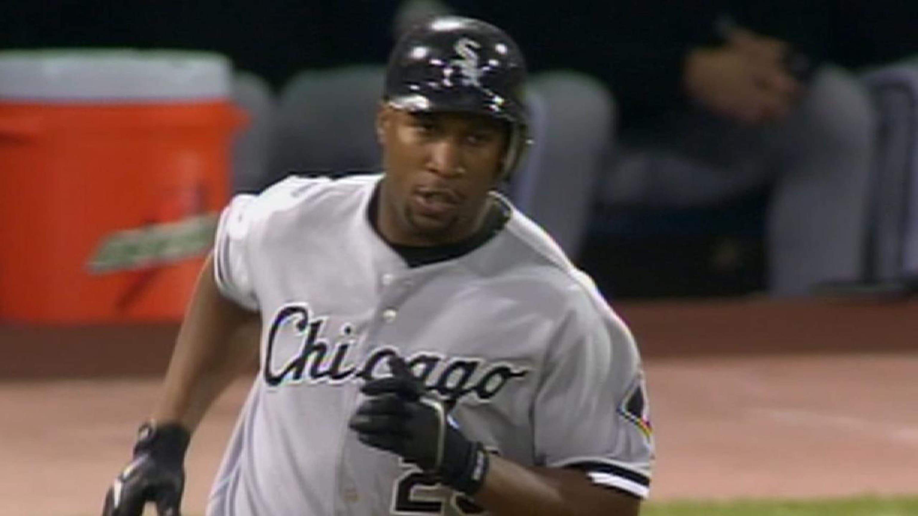 Dye llega a 44 jonrones en 2006