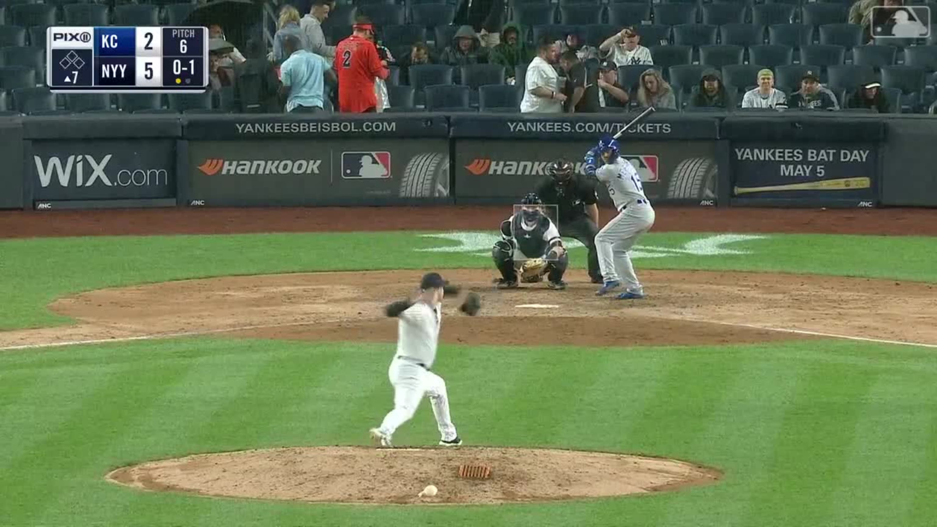 Torres makes barehand play 