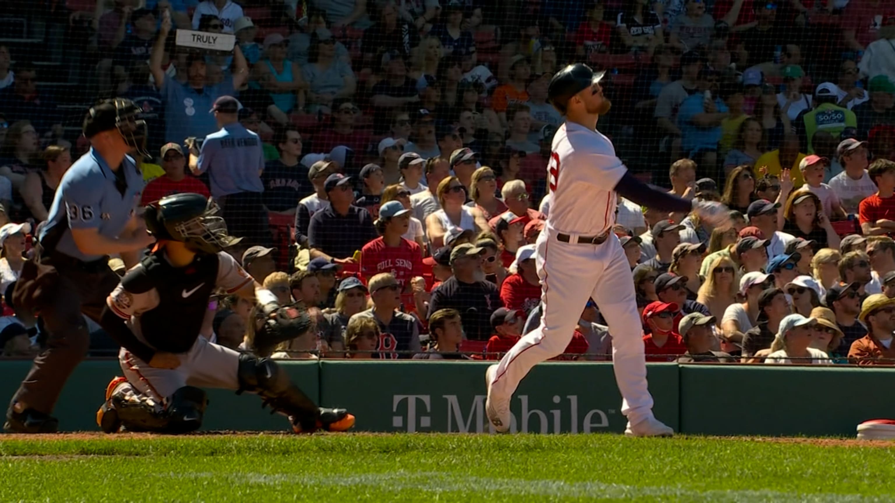 Orioles hit five homers, outslug Red Sox 15-10