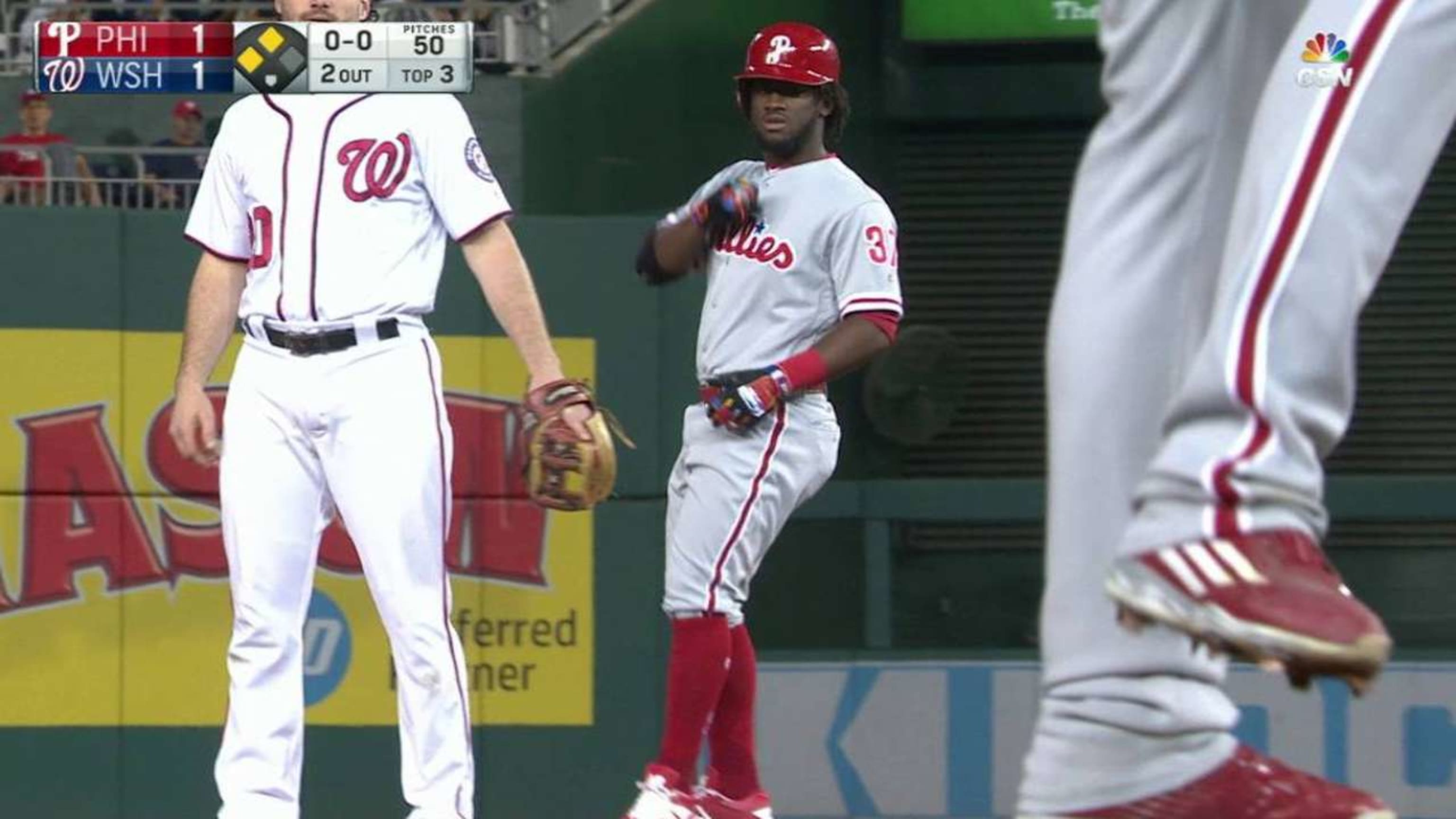 Herrera extends hit streak to 20