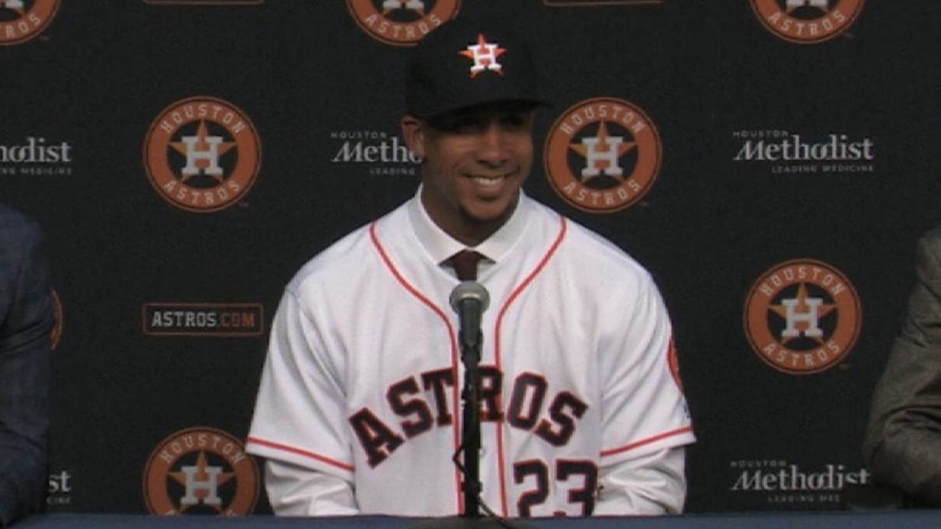 Houston Astros fans ecstatic after club re-signs Michael Brantley: The  Astros now have the best lineup in the MLB with the best starting rotation