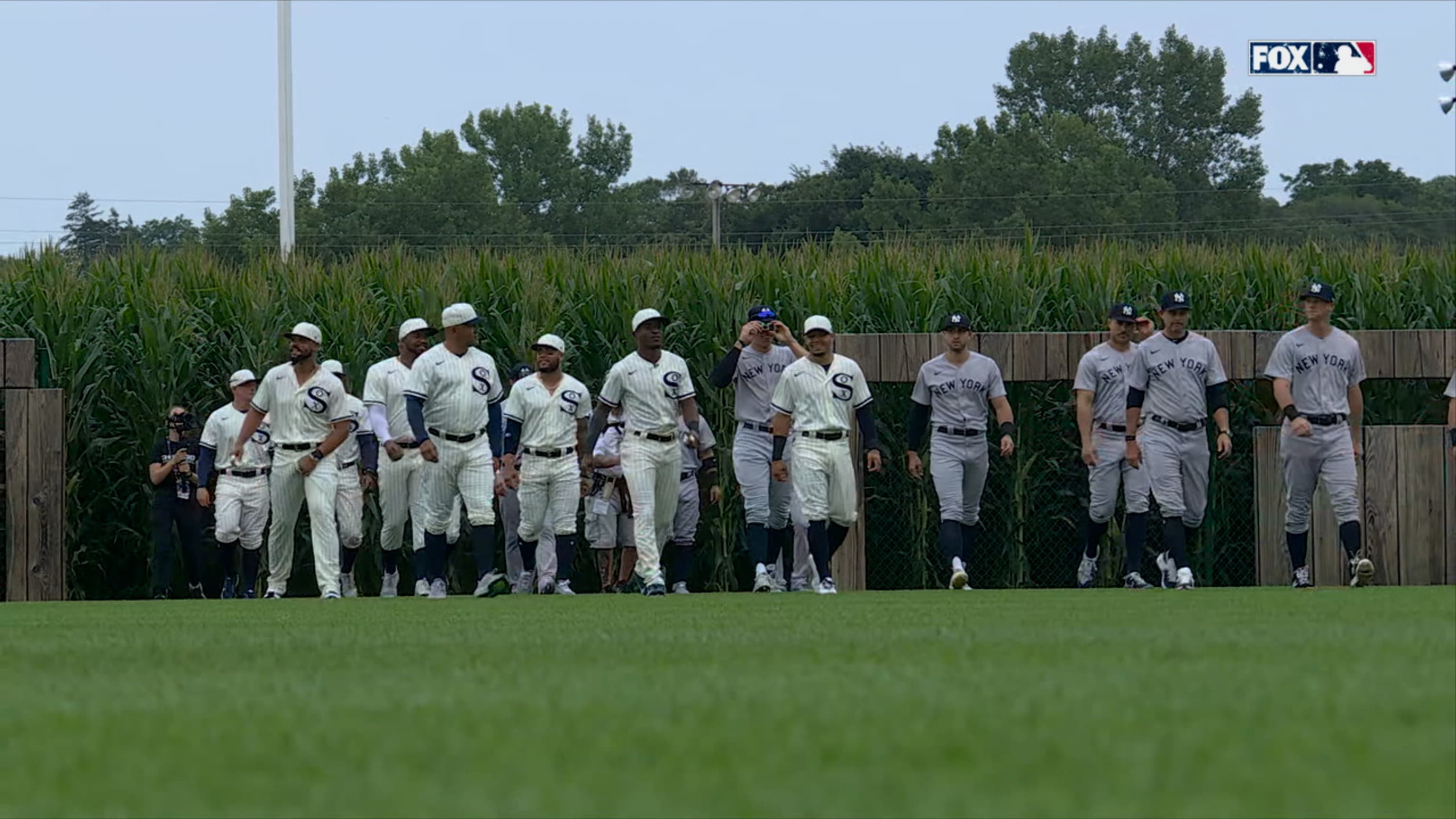 Aaron Judge hits two homers in Field of Dreams Game