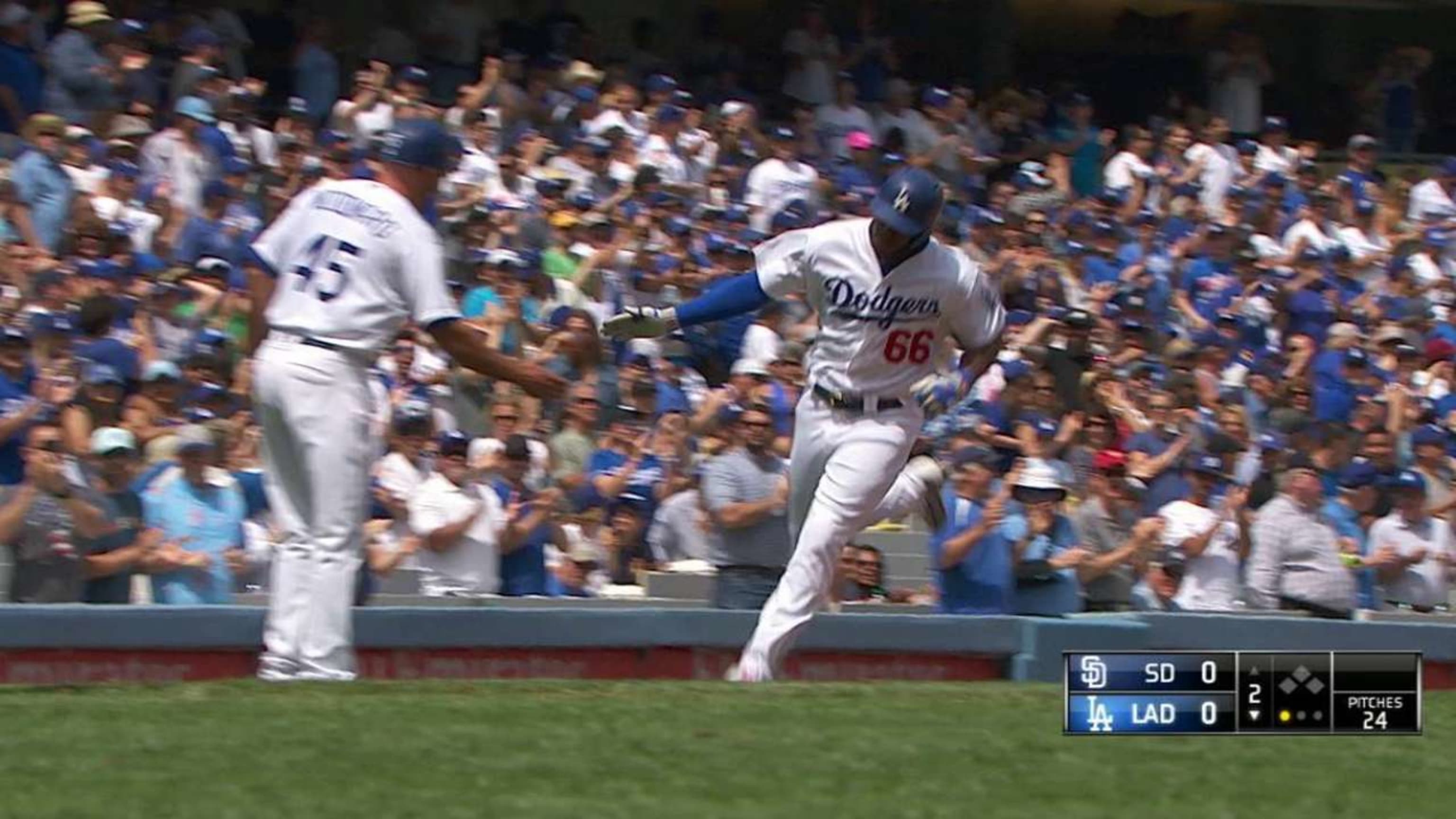 Yasiel Puig has two hits in debut as Dodgers top Padres
