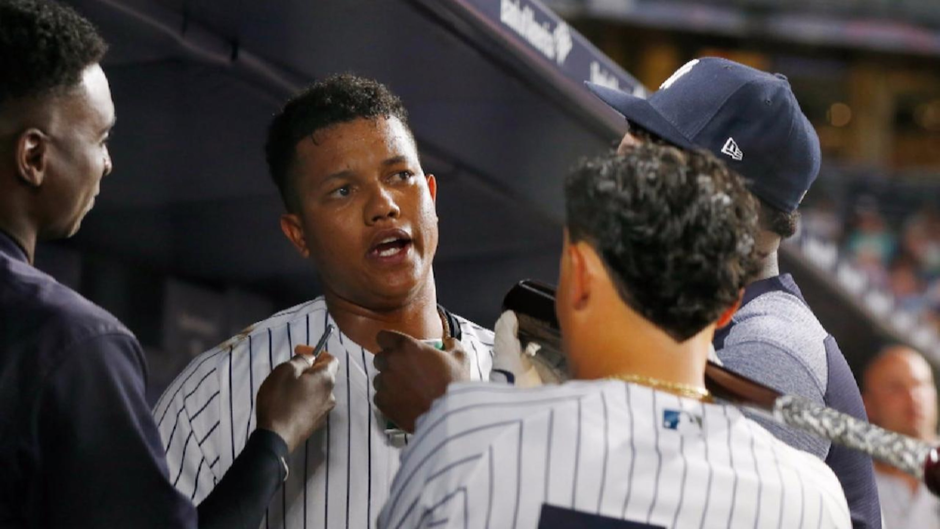 Yankees' Aaron Judge, Ronald Torreyes swap jerseys (video) - Sports  Illustrated