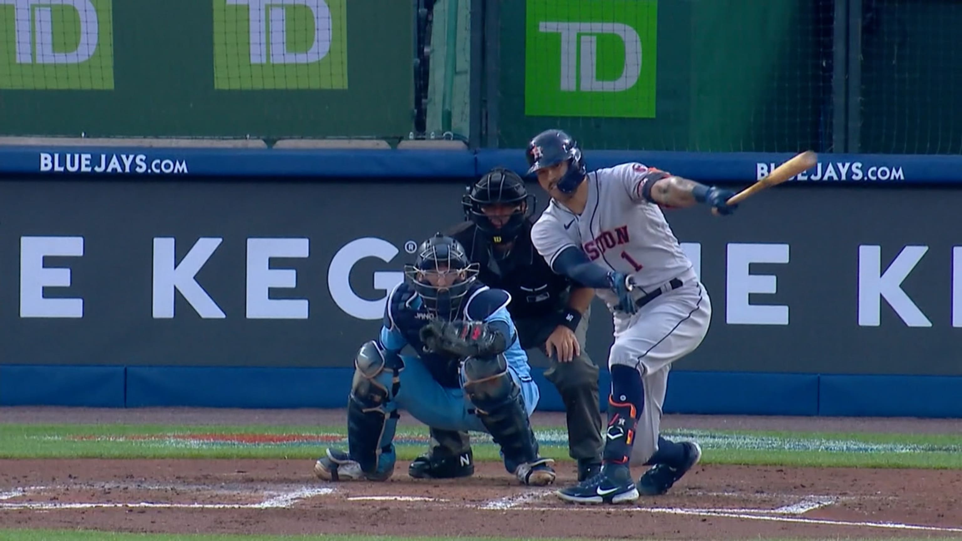 Carlos Correa suena HR solitario