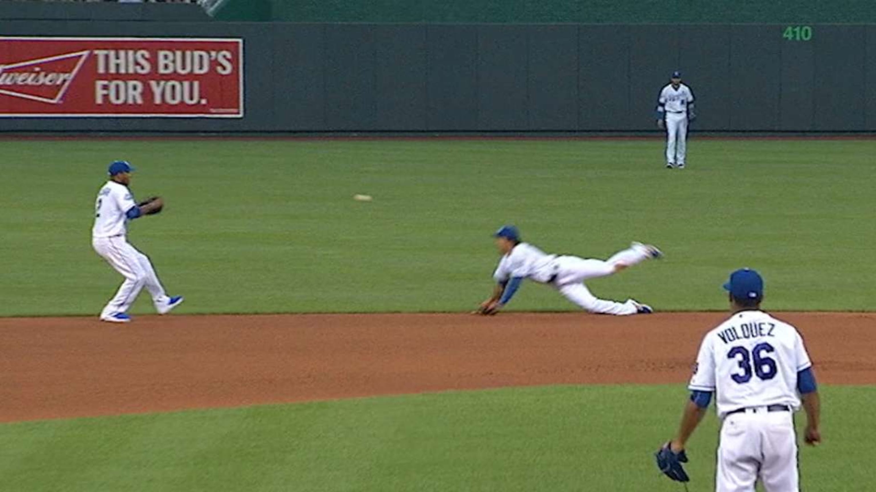 Rougned Odor mirrors Elvis Andrus on throw, Rangers infield continues to be  the best