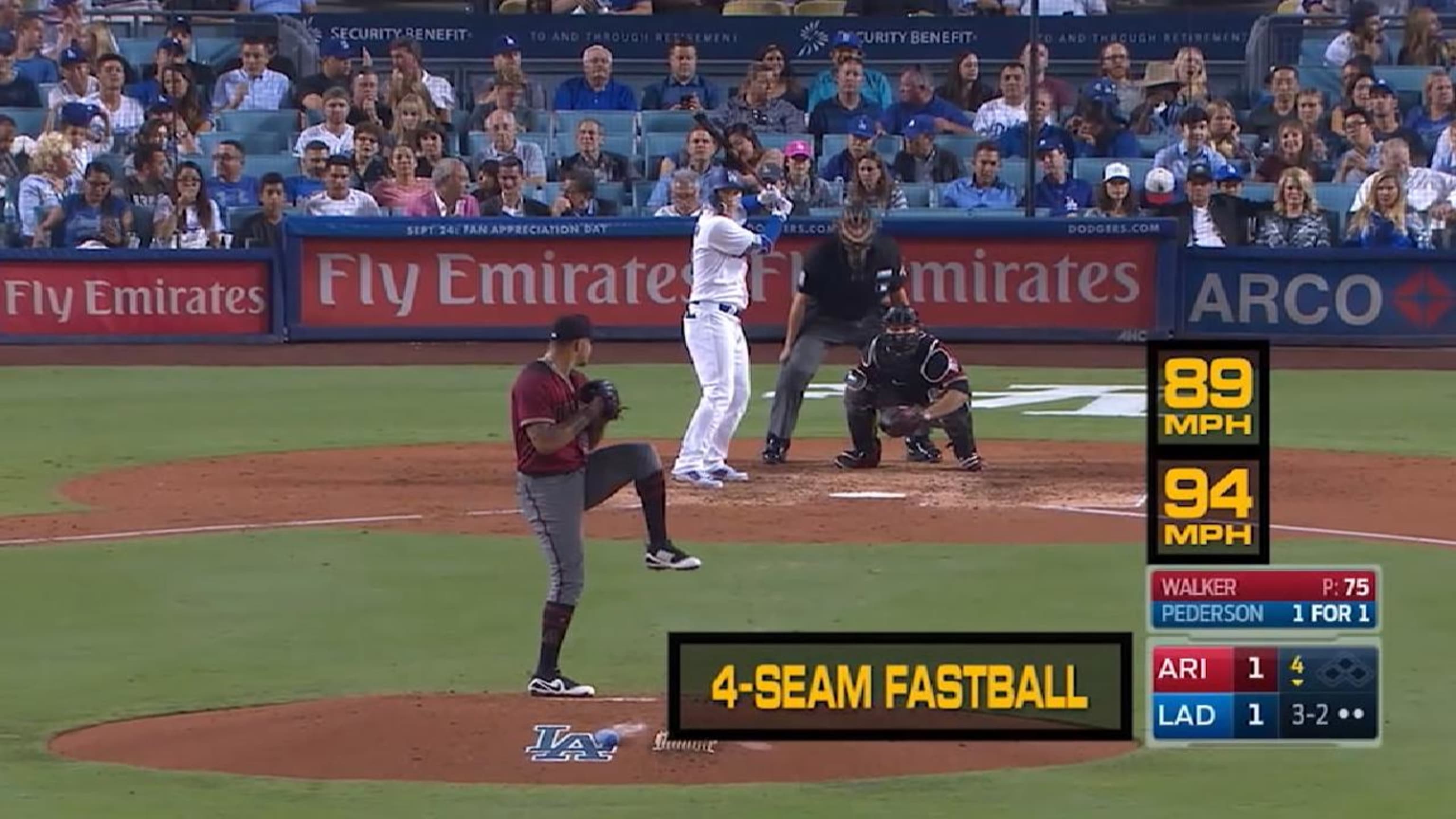 Walker continues D-backs' streak