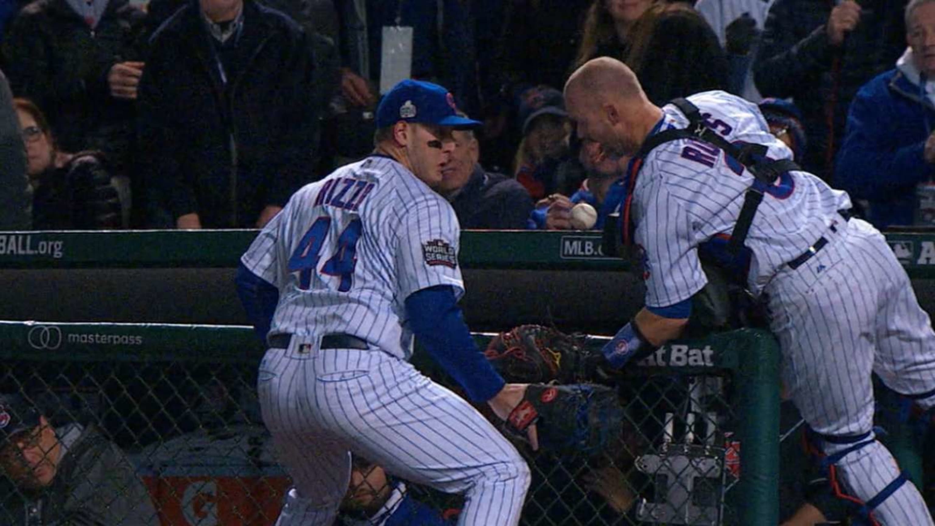 Anthony Rizzo and David Ross combined for a juggling, rail-flipping,  jaw-dropping grab | MLB.com