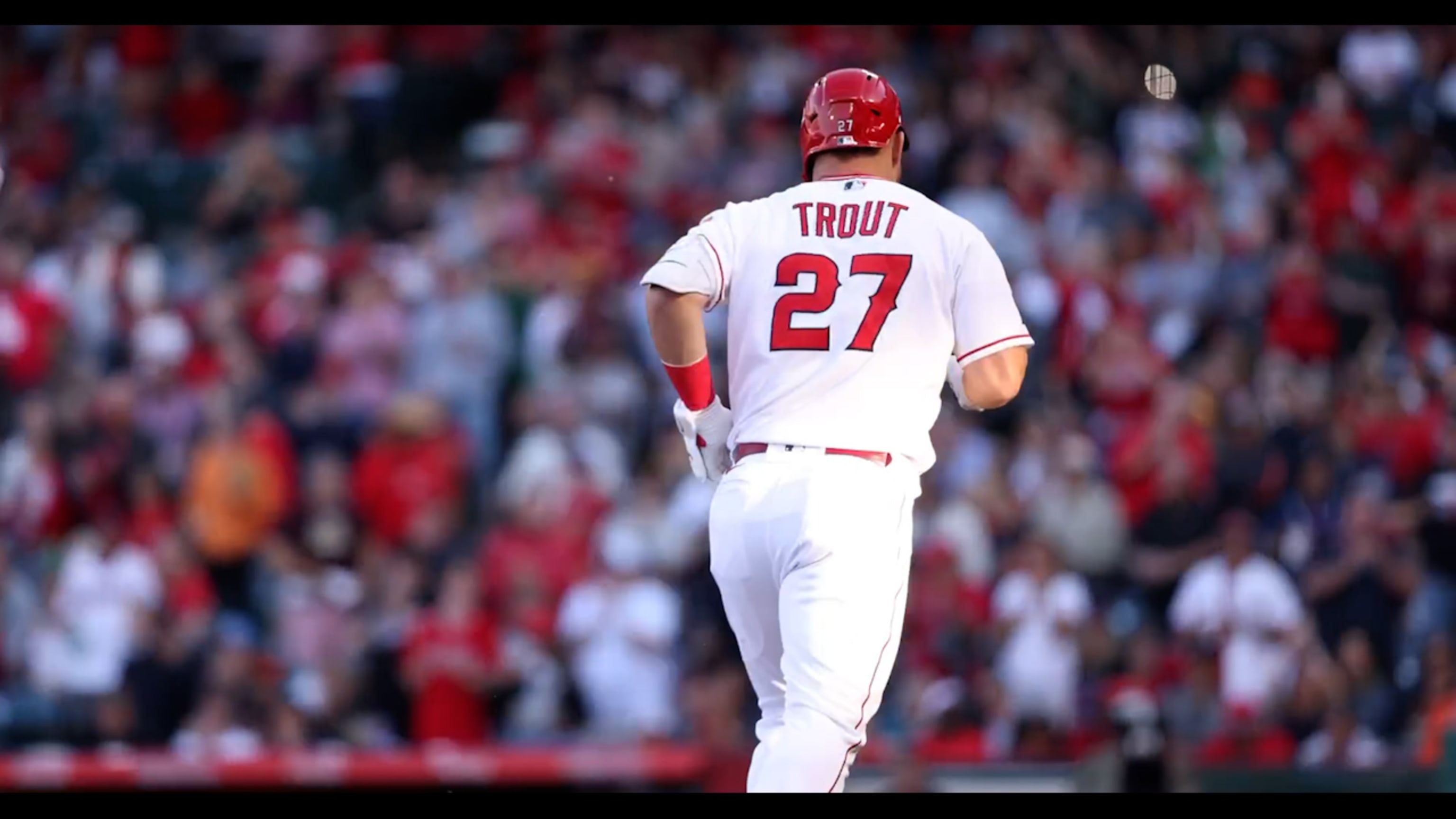 Trout homer twice, Angels beat Mariners