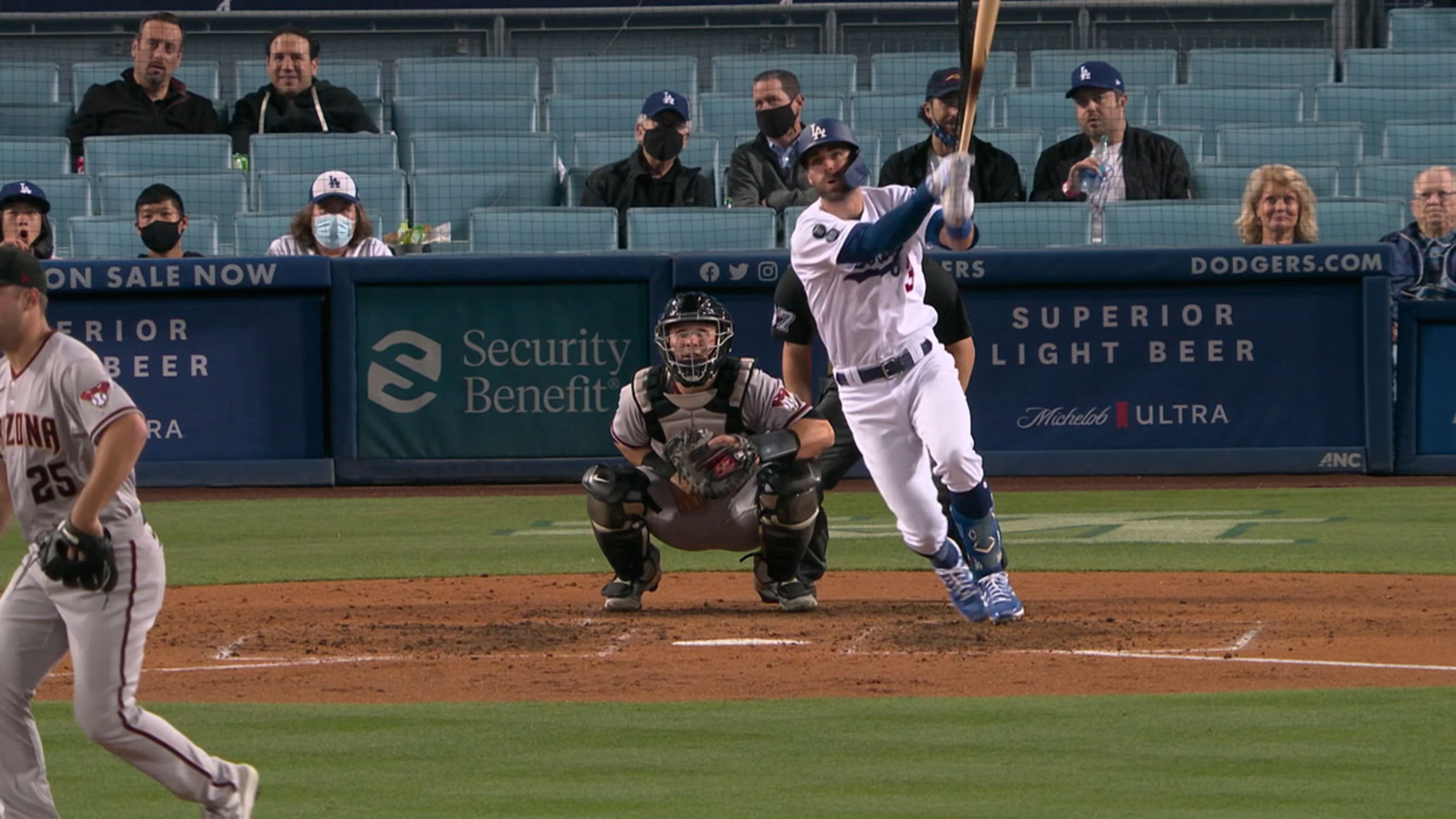 Gavin Lux hits 1st grand slam, Dodgers top Arizona 9-1