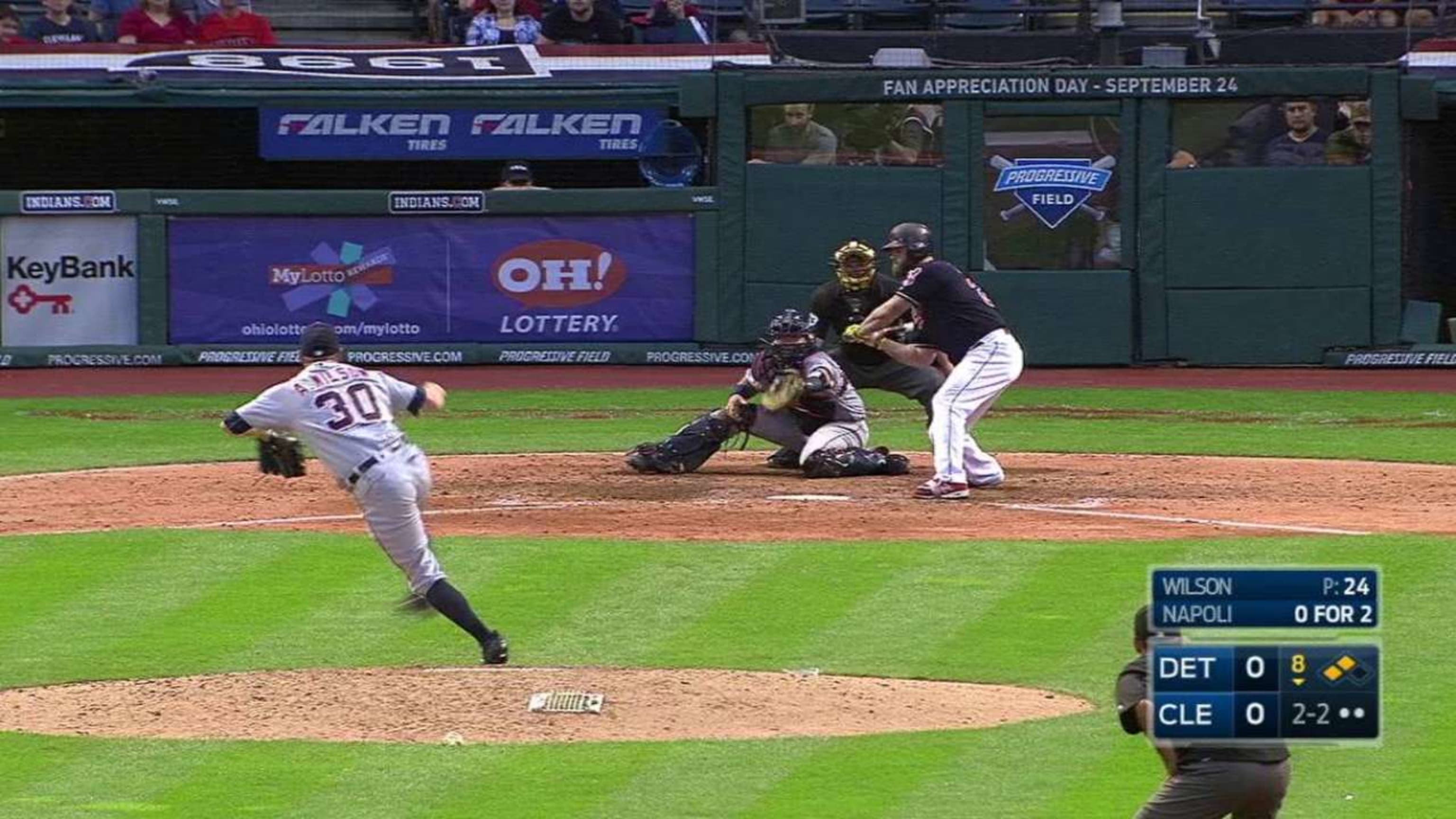 Alex Wilson sale ileso de emboscada ponchando a Napoli