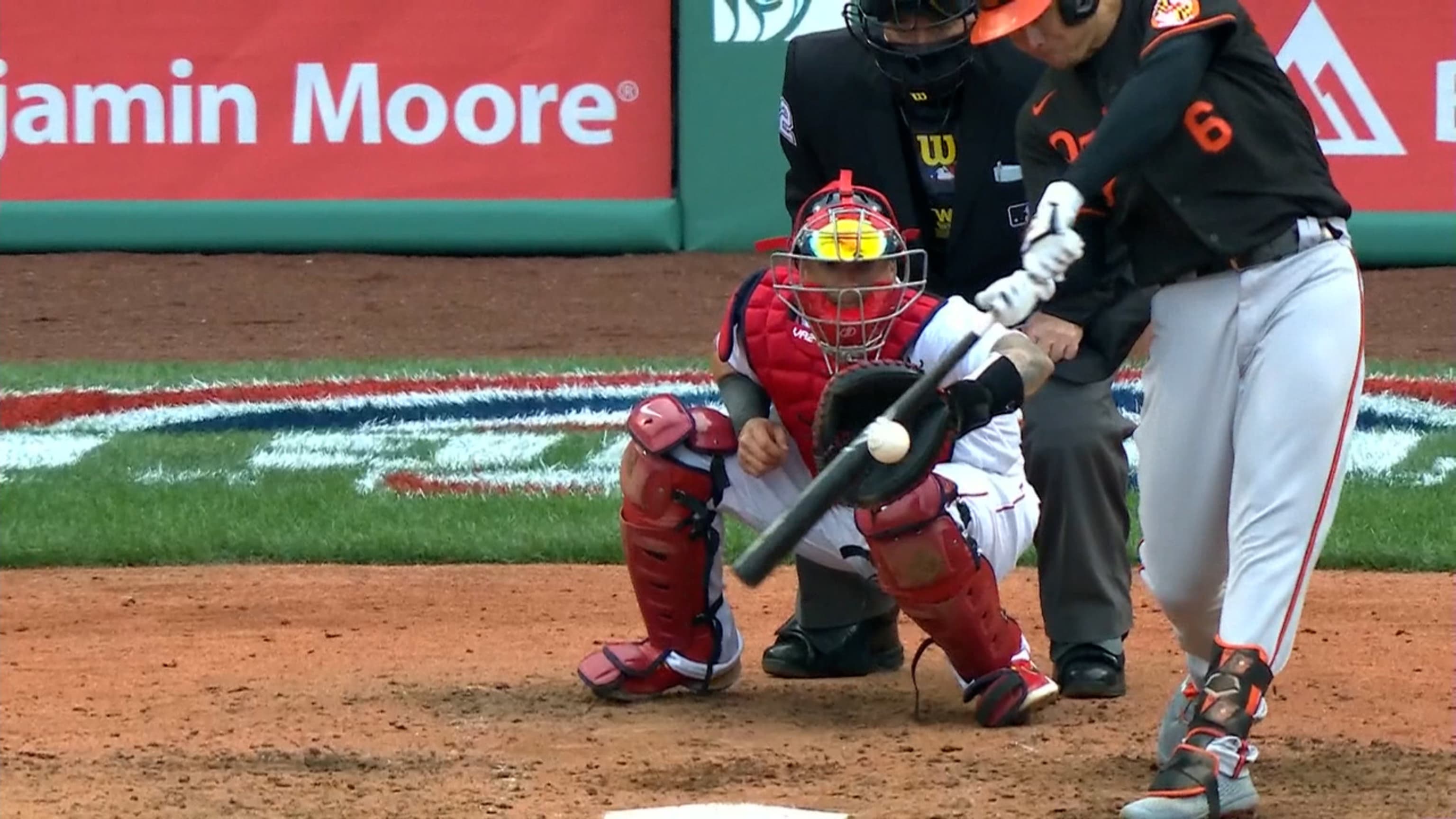 Mountcastle impulsa 2 con doble