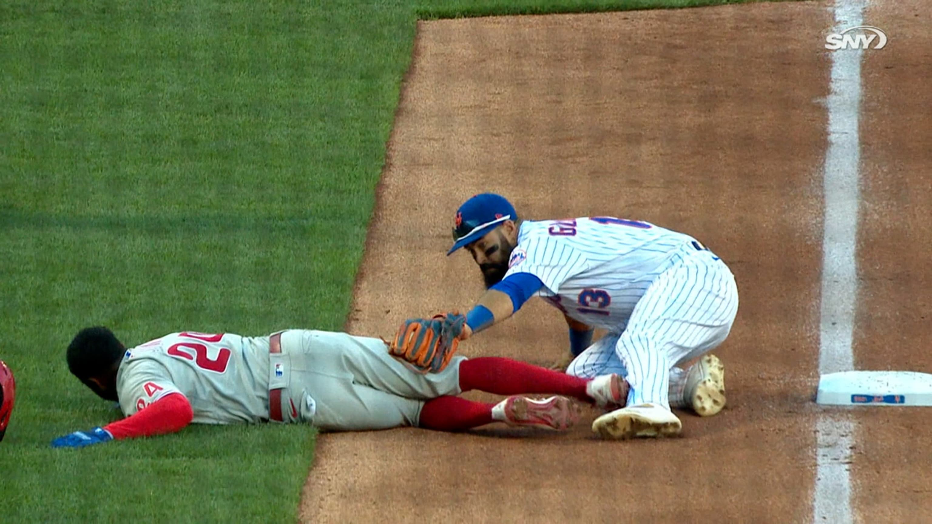 McCann throws out Quinn at third 