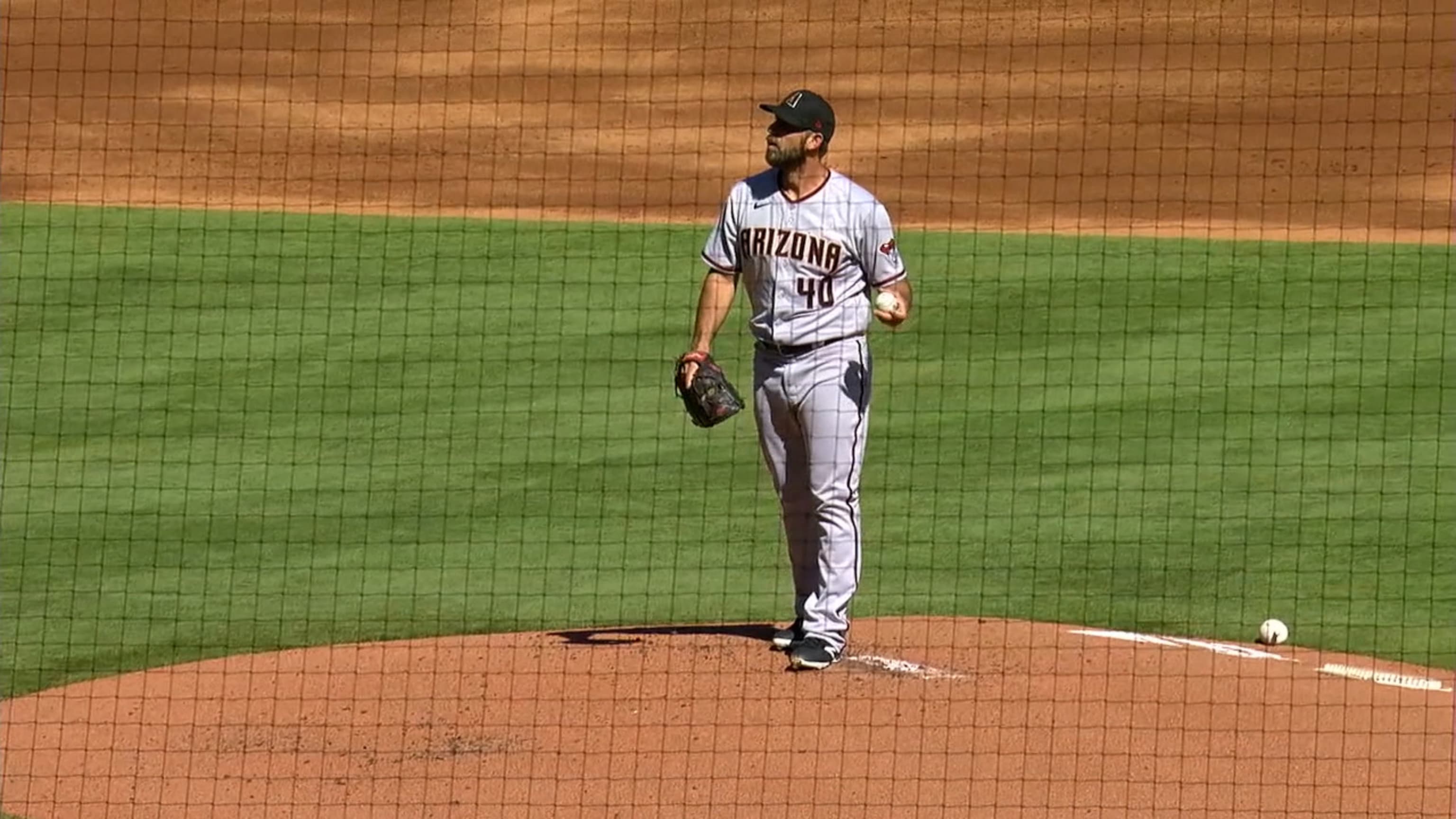 WS2014 Gm7: Bumgarner tosses five scoreless innings 