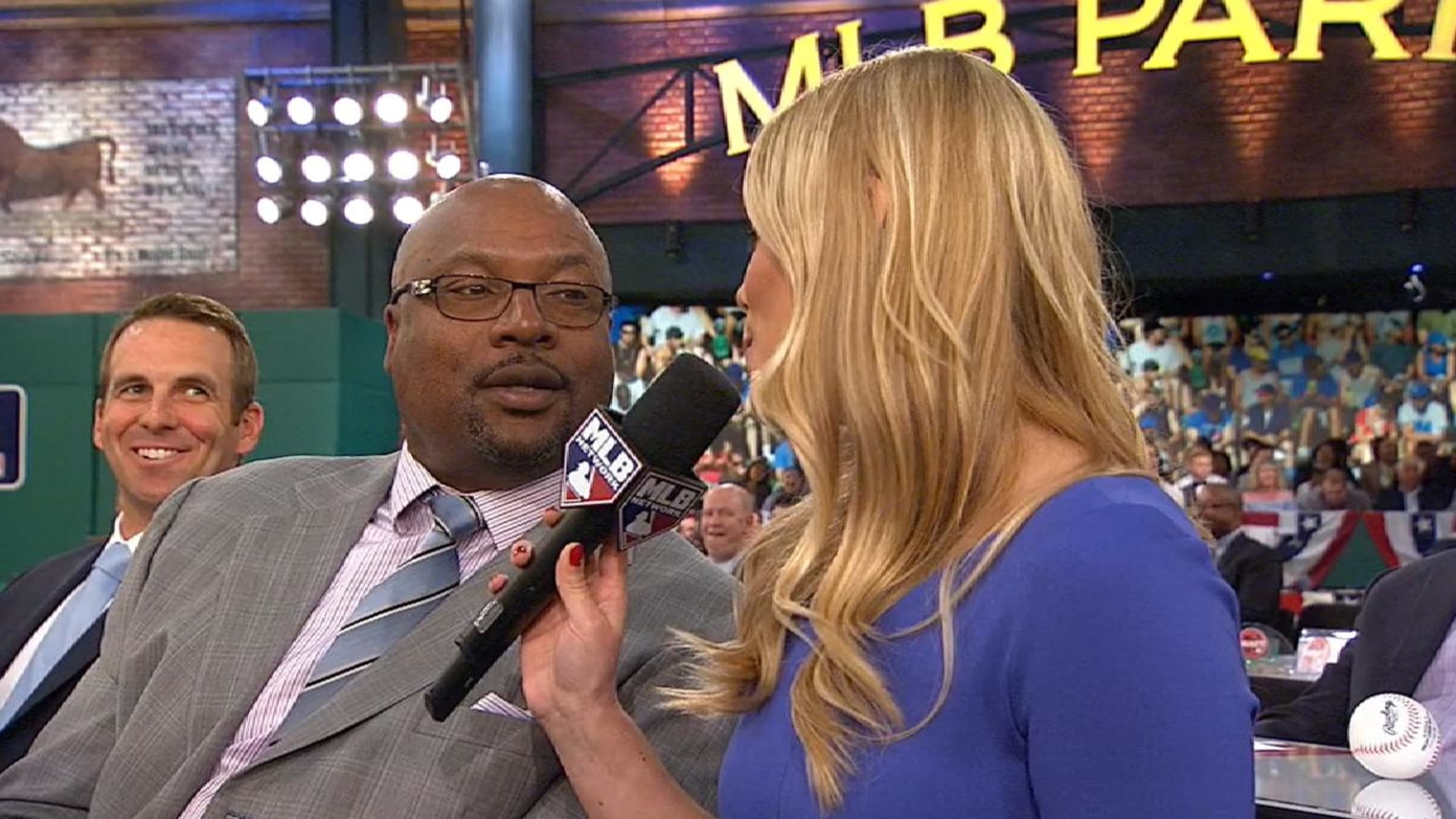 At the MLB Draft, Bo Jackson joked about throwing out Harold Reynolds at  the plate in 1989