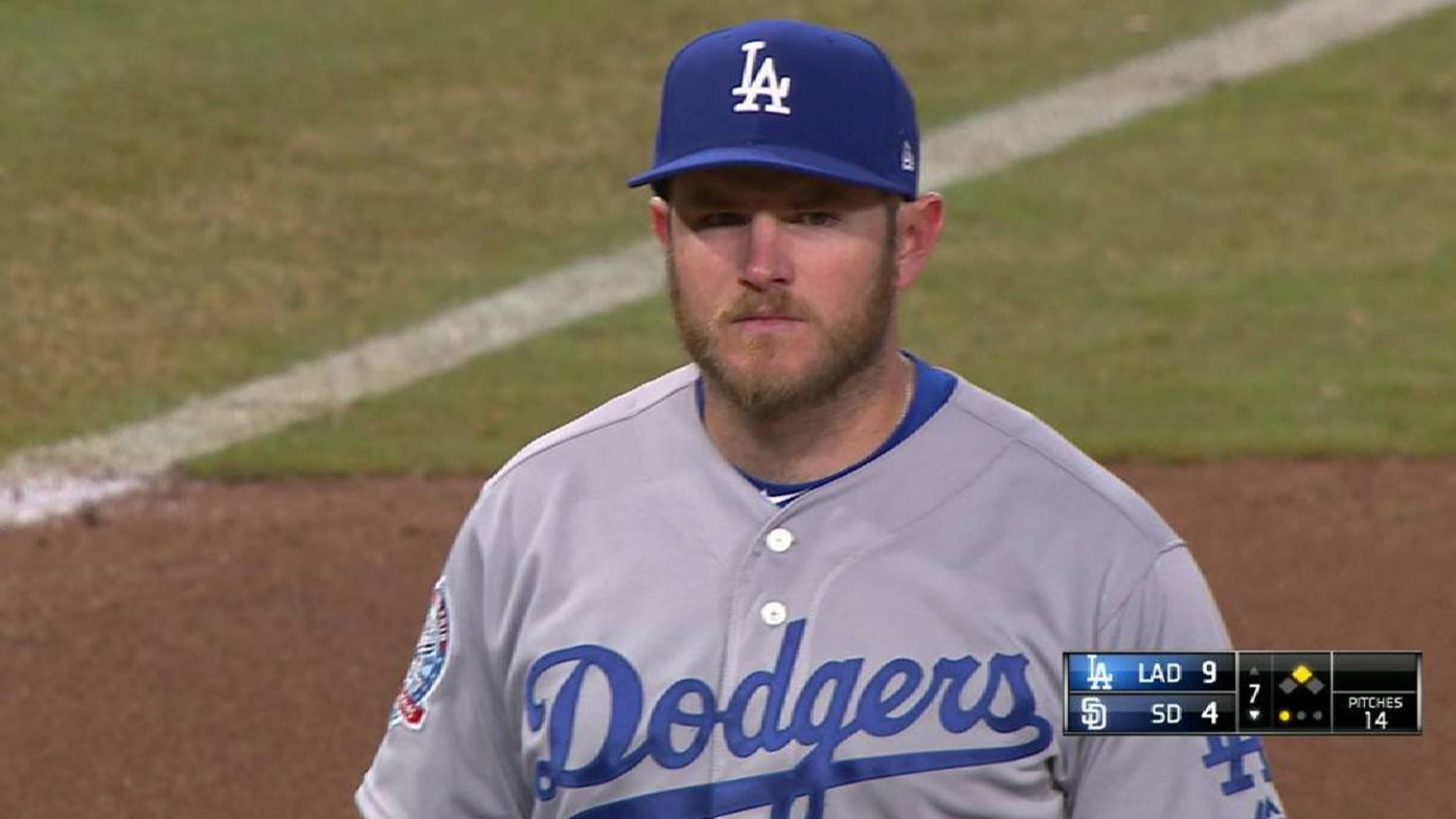 Max Muncy sees first spring action for Dodgers