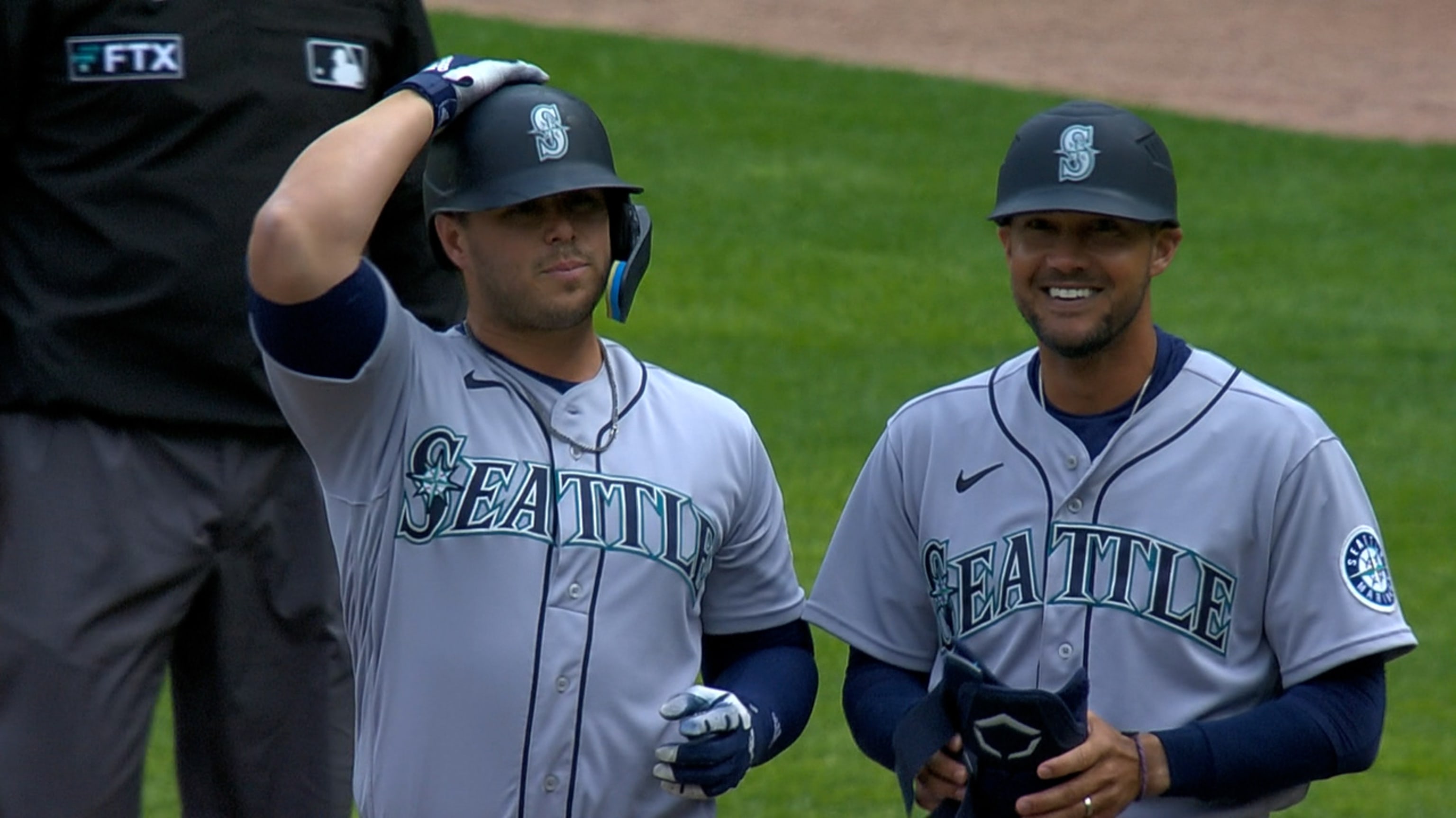 Mariners rally in the 9th inning