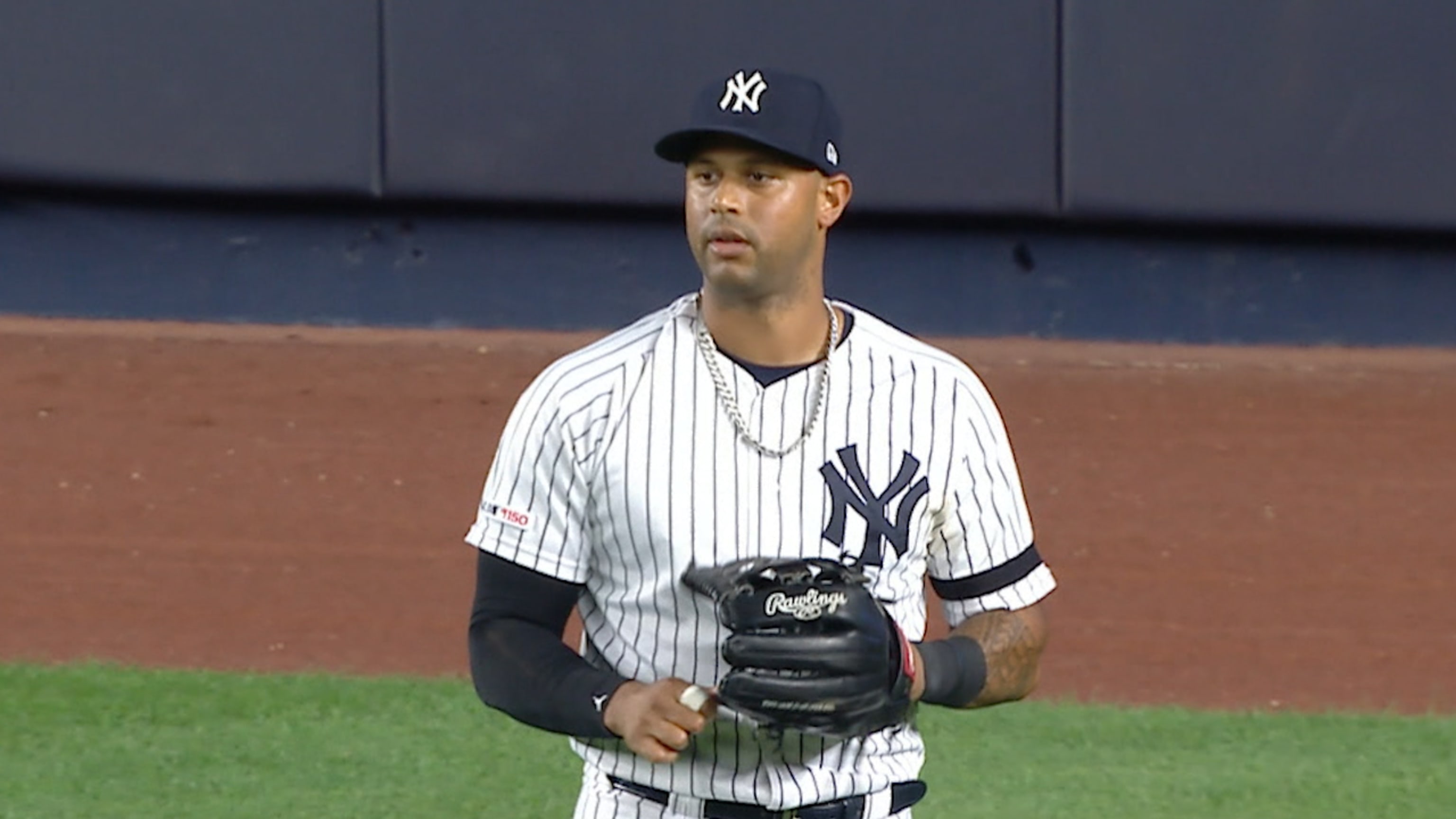 Edwin Encarnacion returns to the Yankees with a bang